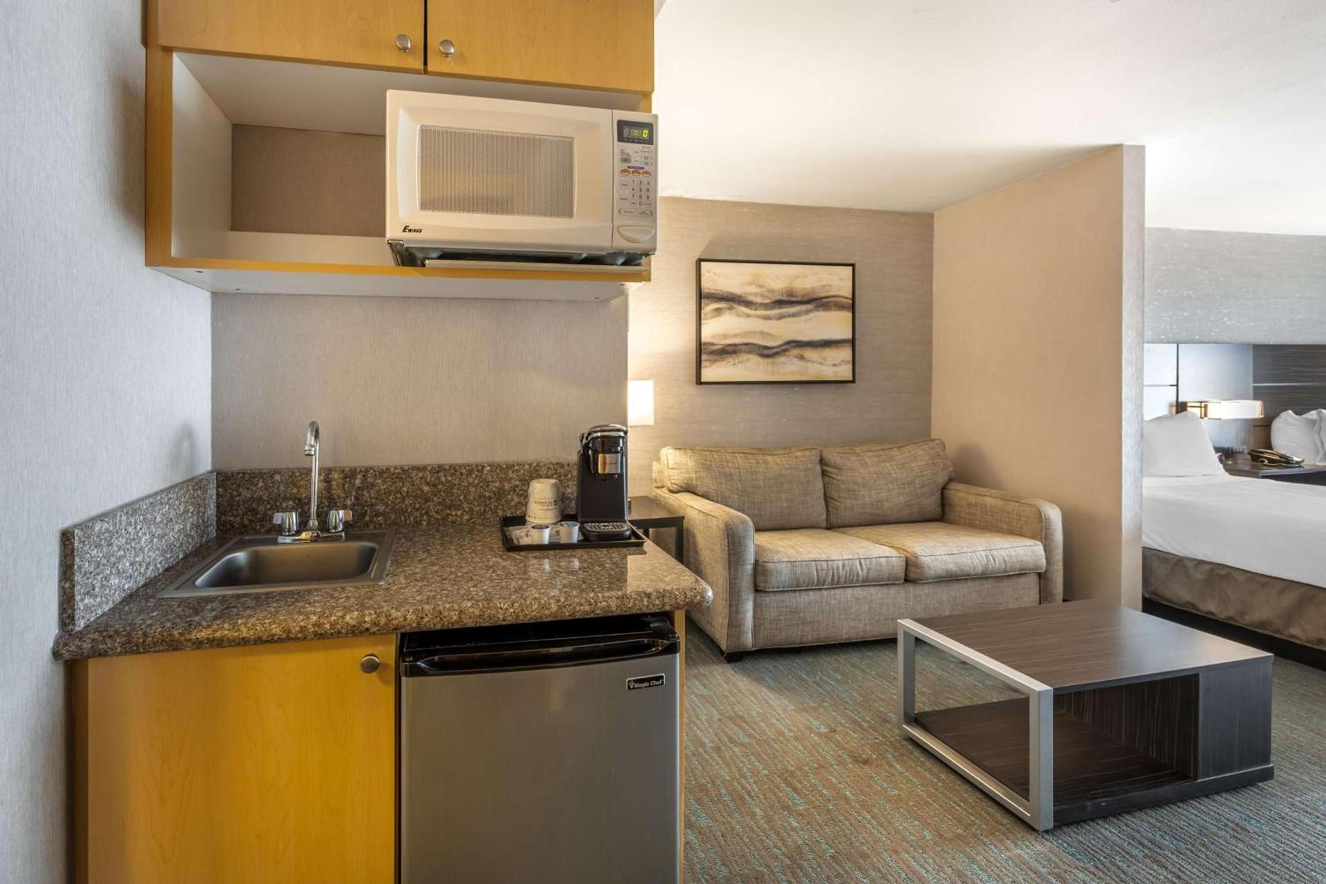 Best Western Plus North Las Vegas Inn & Suites photo 35