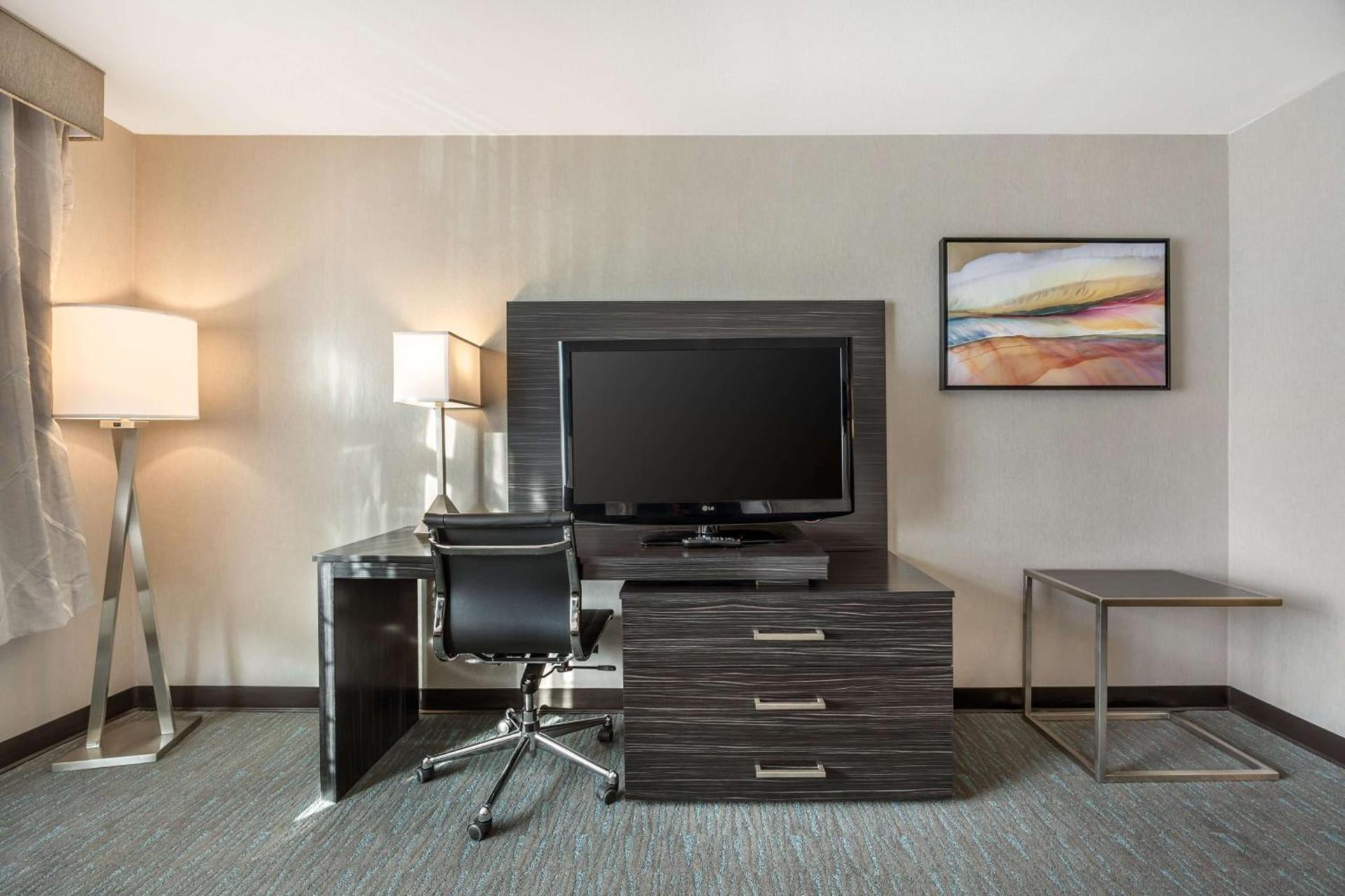 Best Western Plus North Las Vegas Inn & Suites photo 38