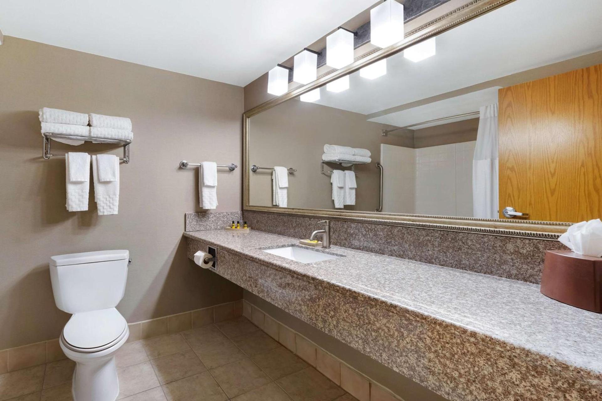 Best Western Plus North Las Vegas Inn & Suites photo 43