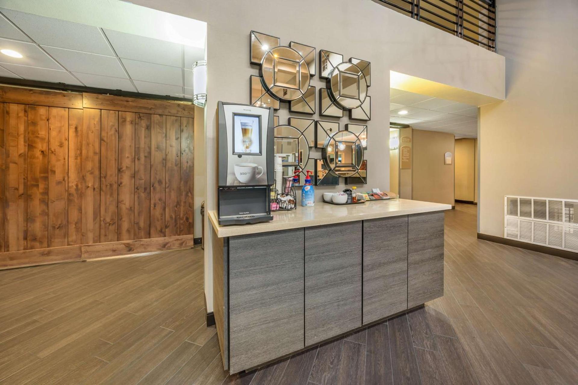 Best Western Plus North Las Vegas Inn & Suites photo 46