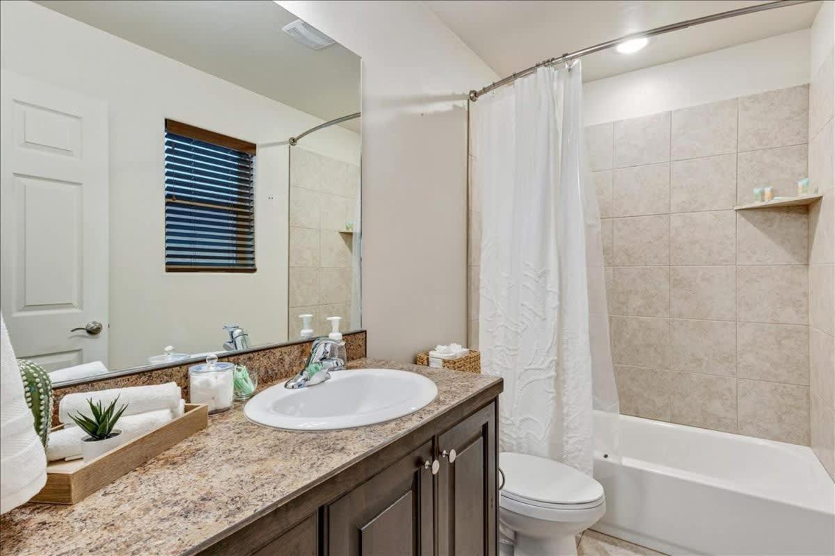 Pool and Hot Tub King Suite photo 20