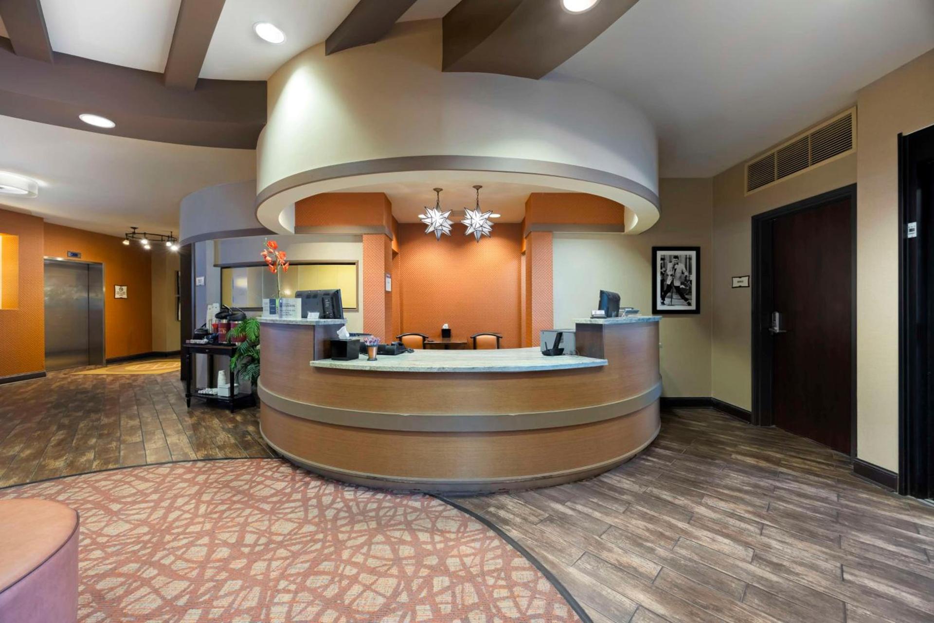 Best Western Plus Tupelo Inn & Suites photo 2
