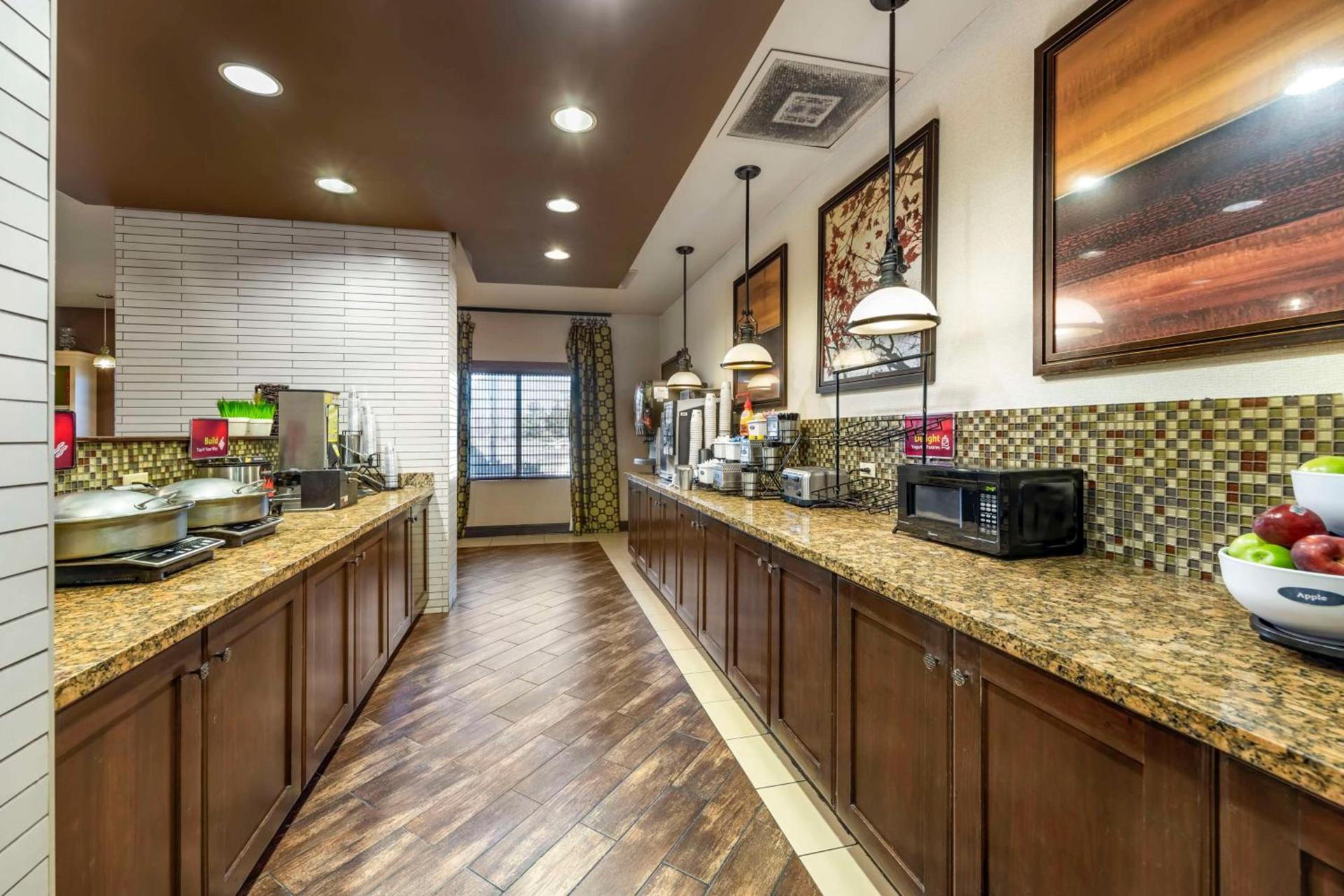 Best Western Plus Tupelo Inn & Suites photo 8