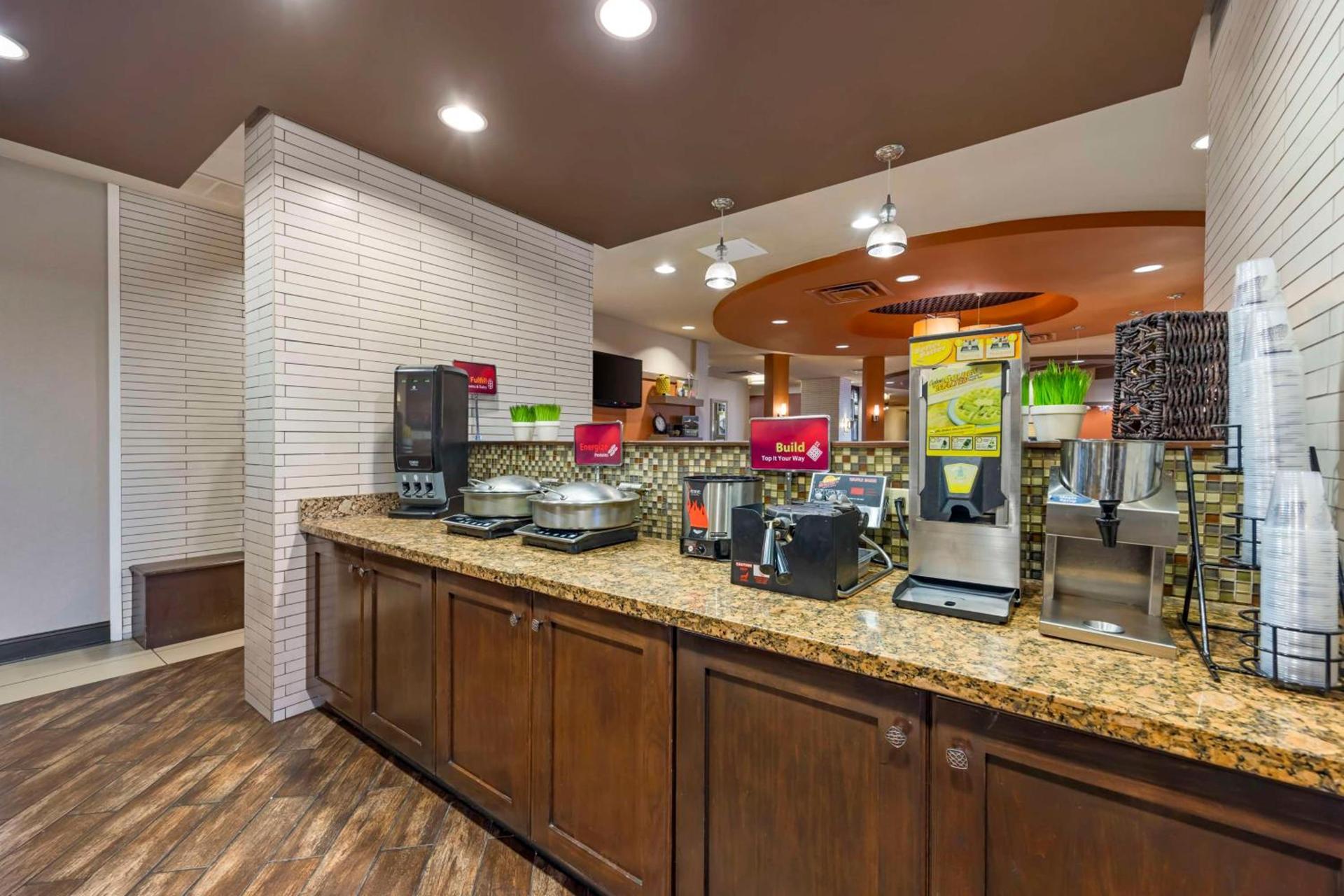 Best Western Plus Tupelo Inn & Suites photo 10