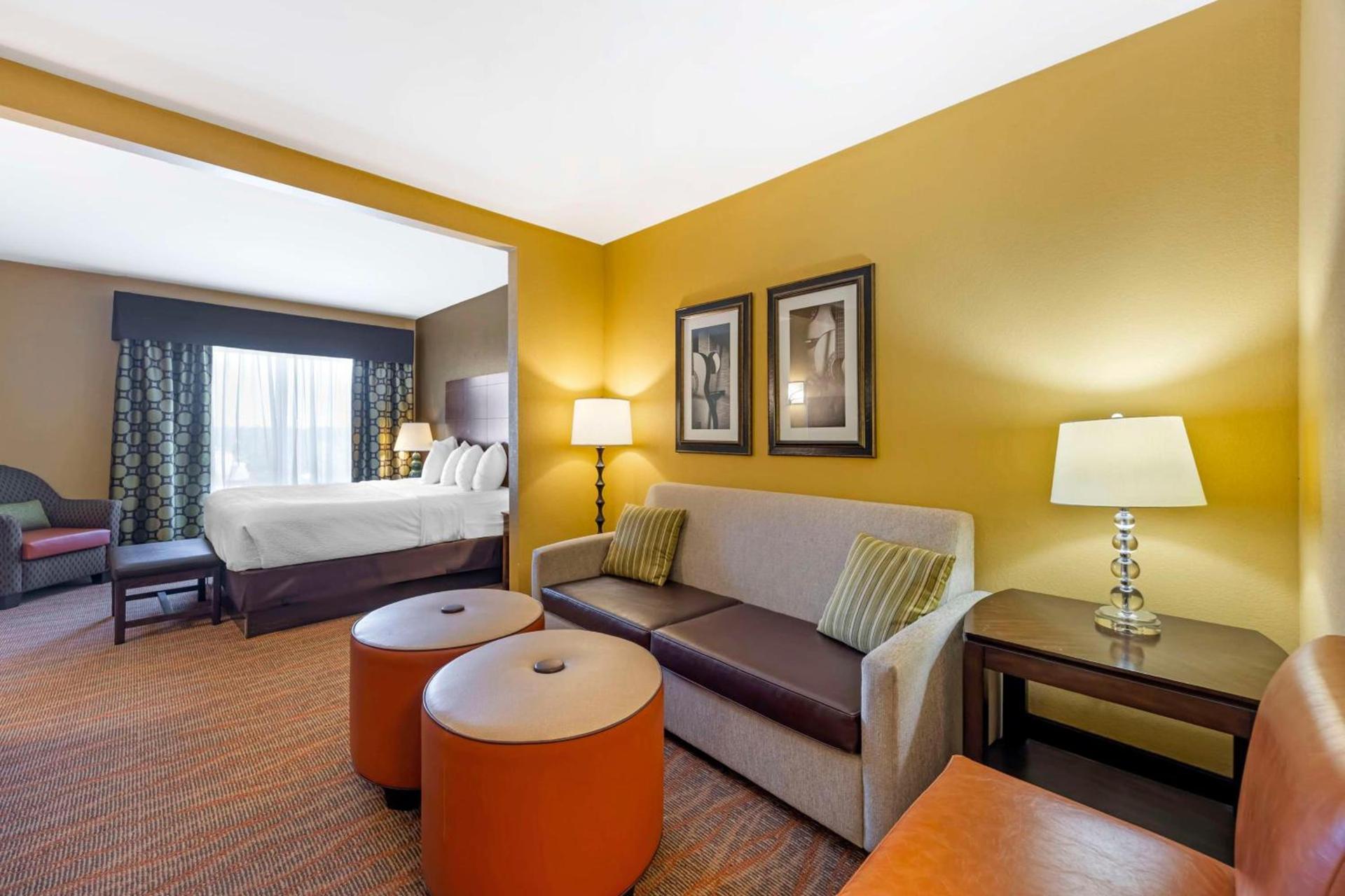 Best Western Plus Tupelo Inn & Suites photo 12