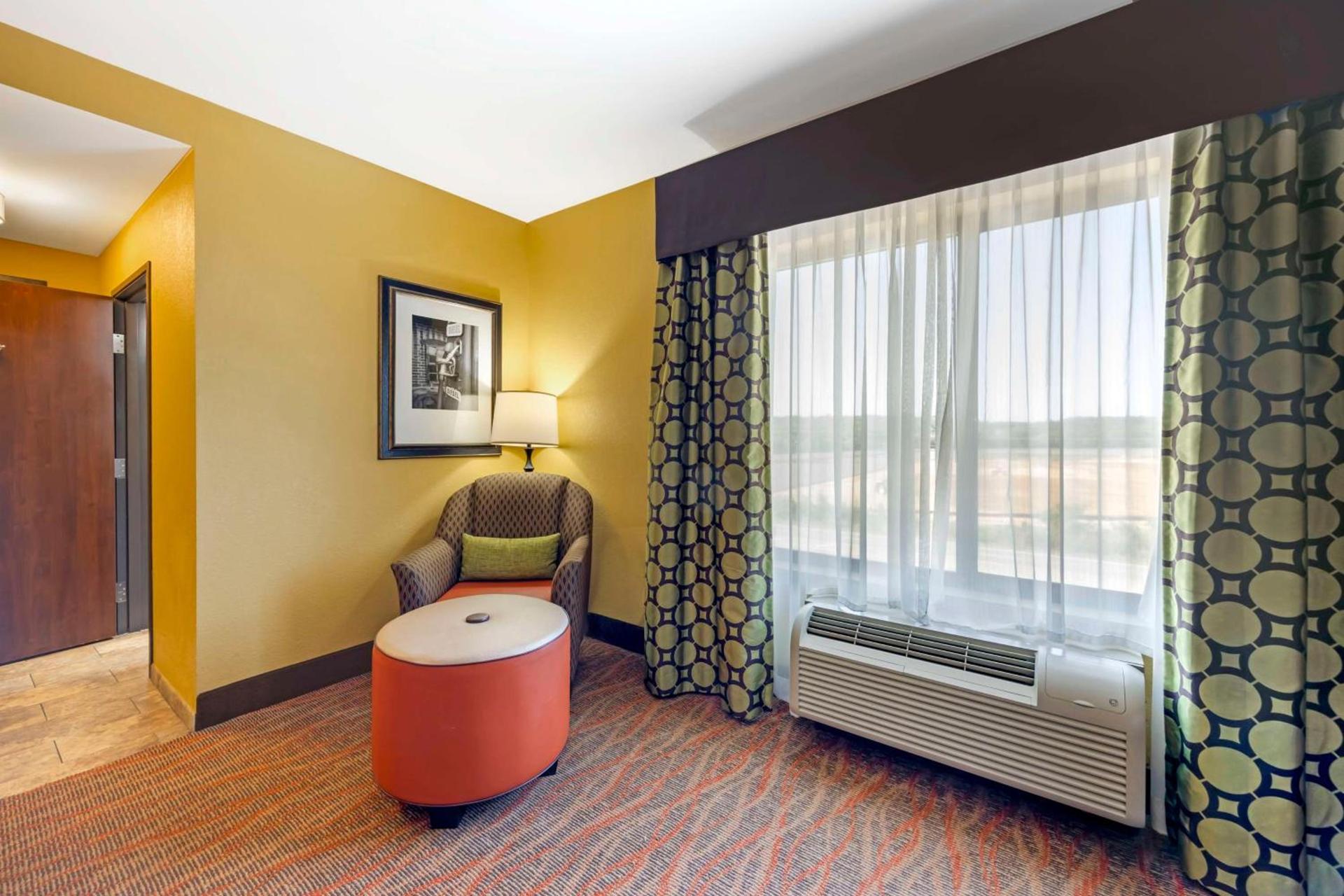 Best Western Plus Tupelo Inn & Suites photo 15