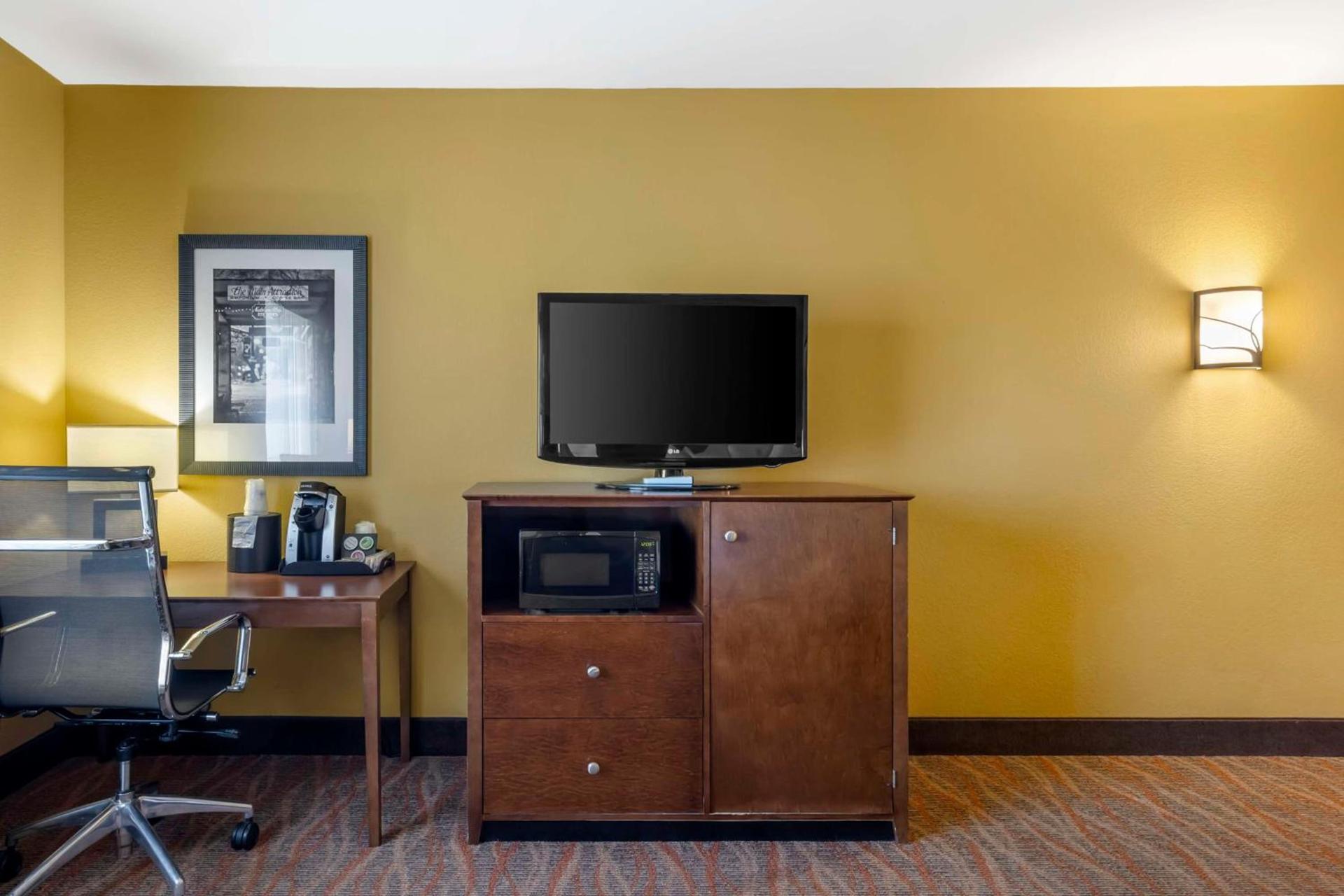 Best Western Plus Tupelo Inn & Suites photo 19