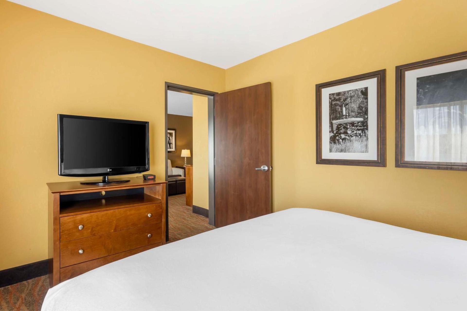 Best Western Plus Tupelo Inn & Suites photo 23