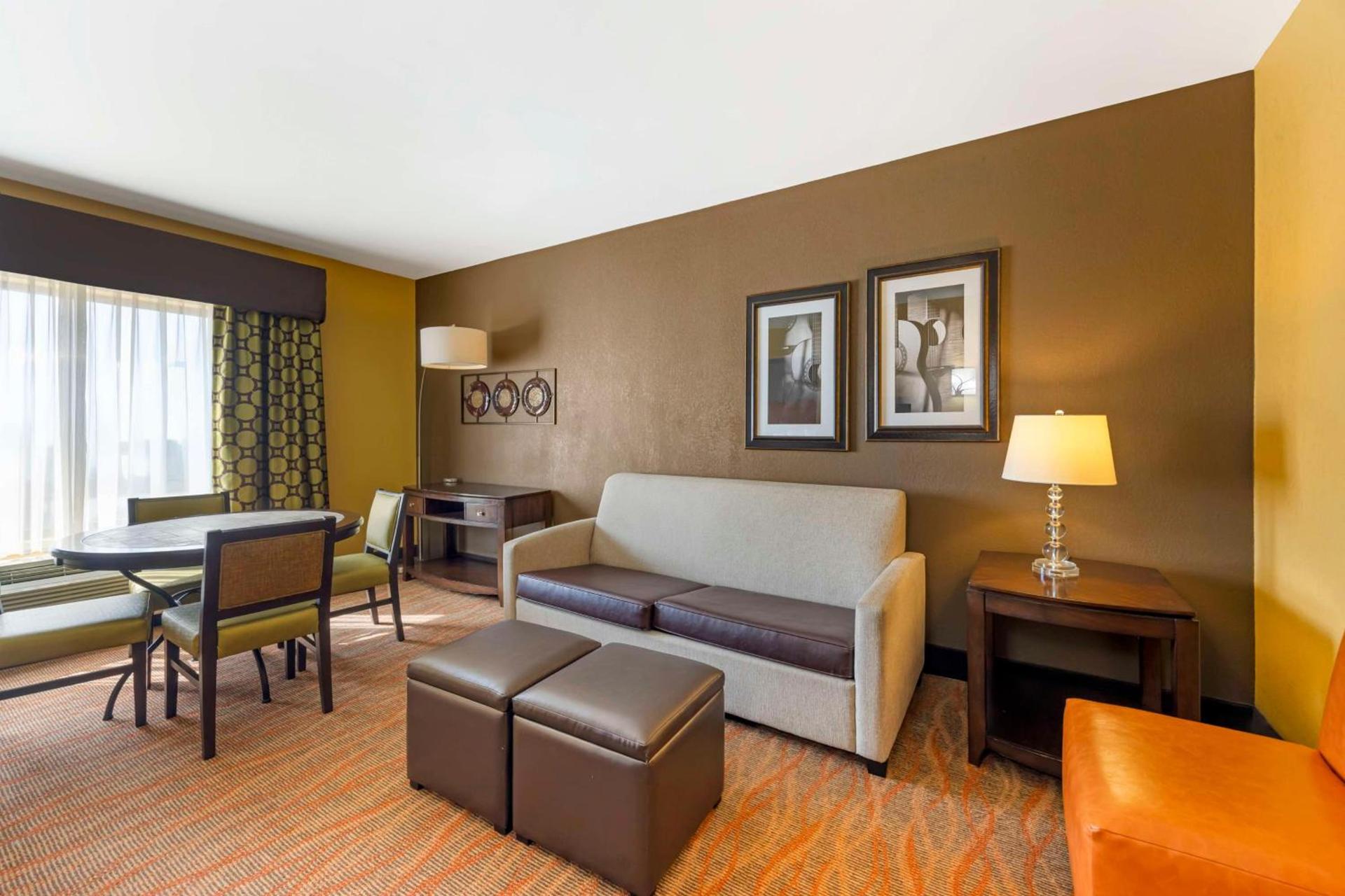 Best Western Plus Tupelo Inn & Suites photo 24