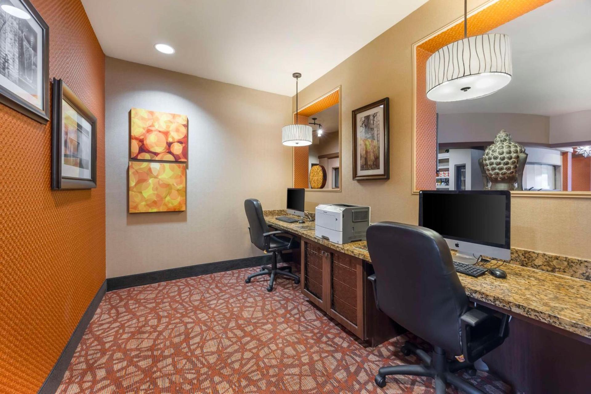 Best Western Plus Tupelo Inn & Suites photo 29