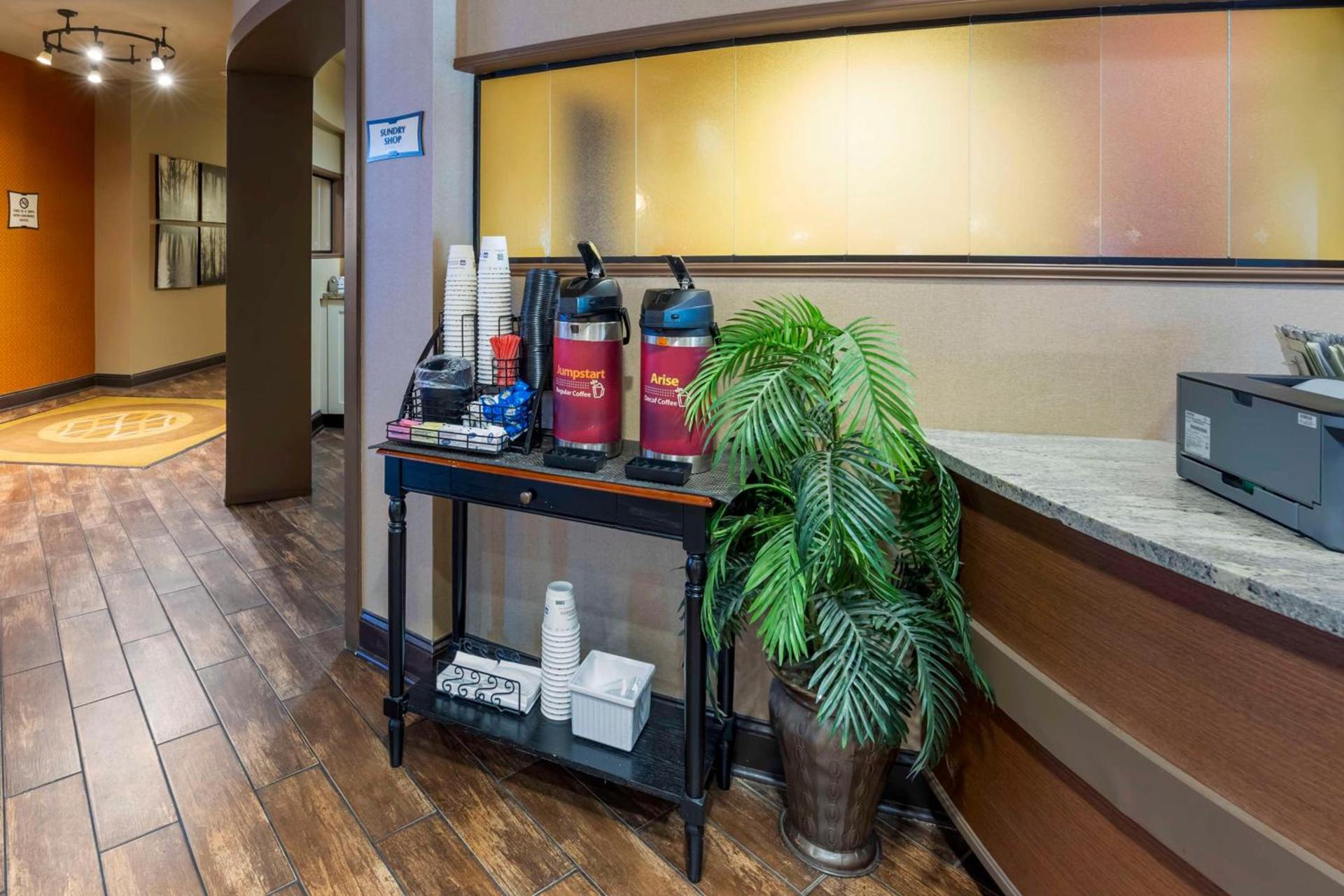 Best Western Plus Tupelo Inn & Suites photo 32