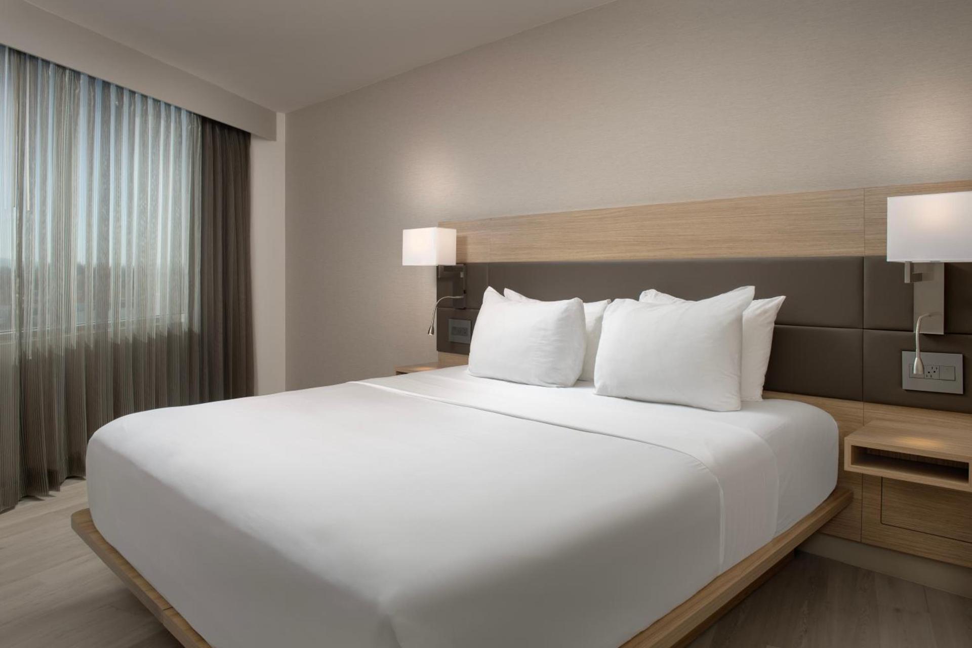 AC Hotel by Marriott Portland Lake Oswego photo 4