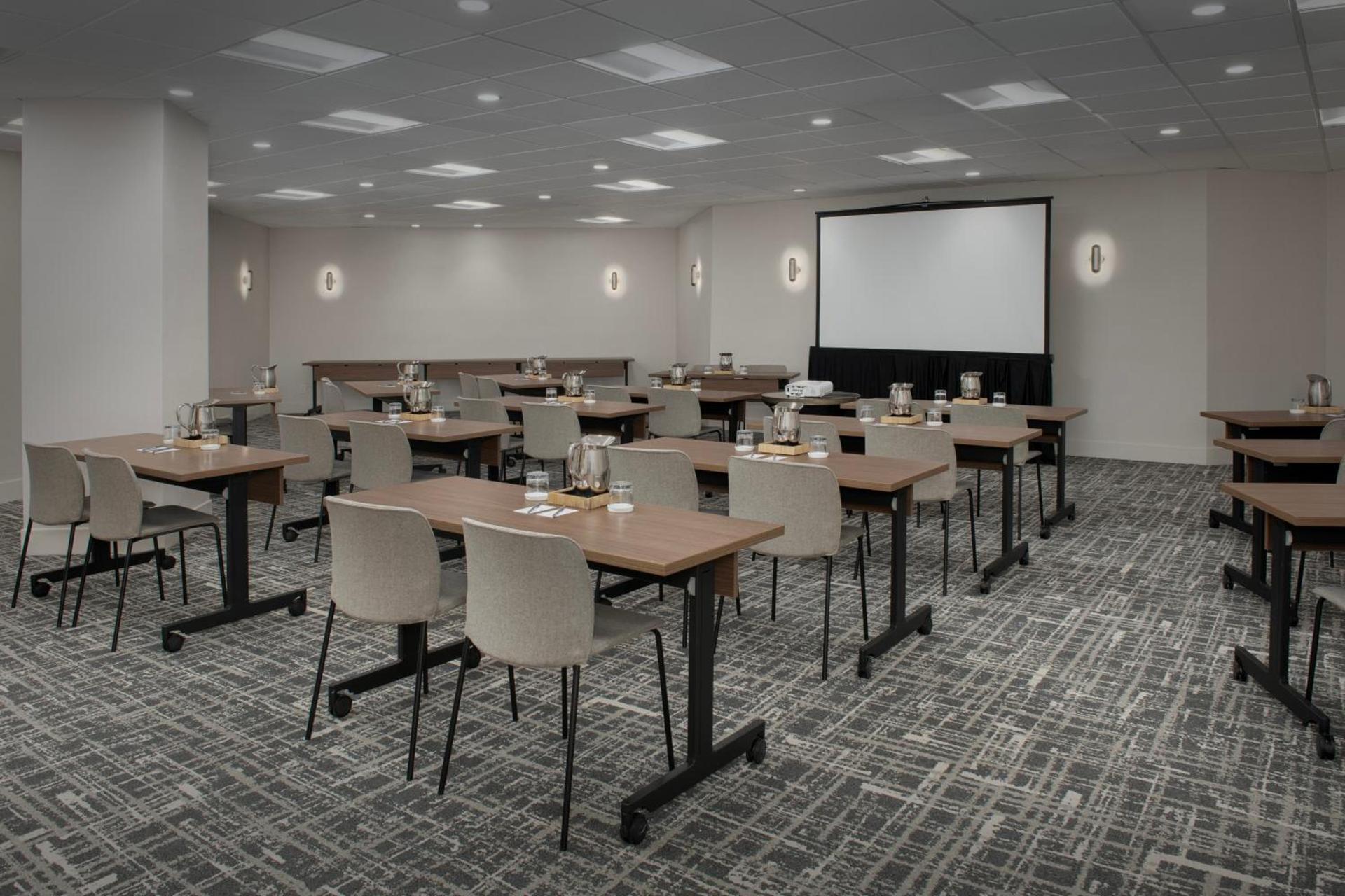 AC Hotel by Marriott Portland Lake Oswego photo 8