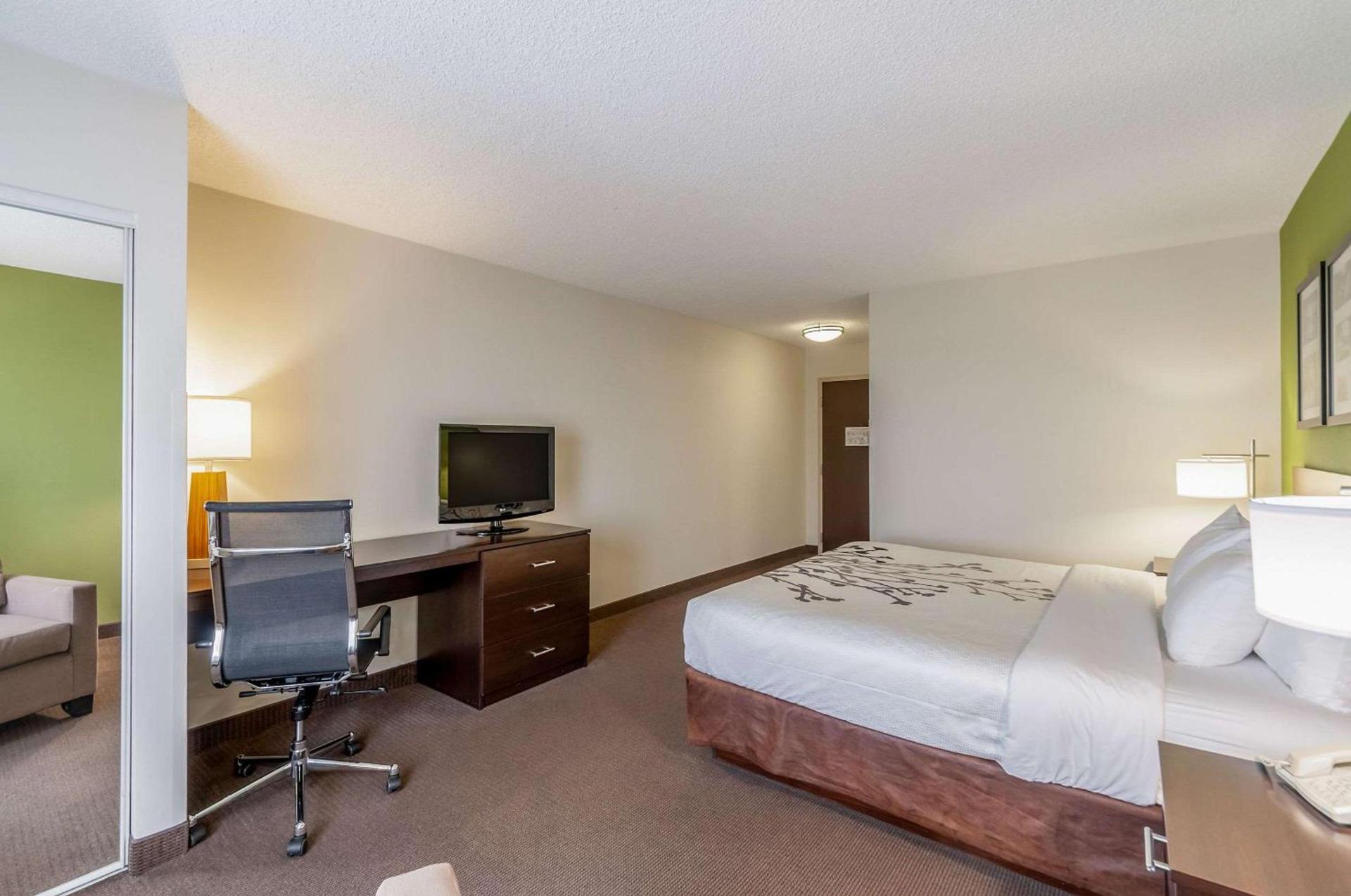 Sleep Inn & Suites Harrisonburg on University photo 11