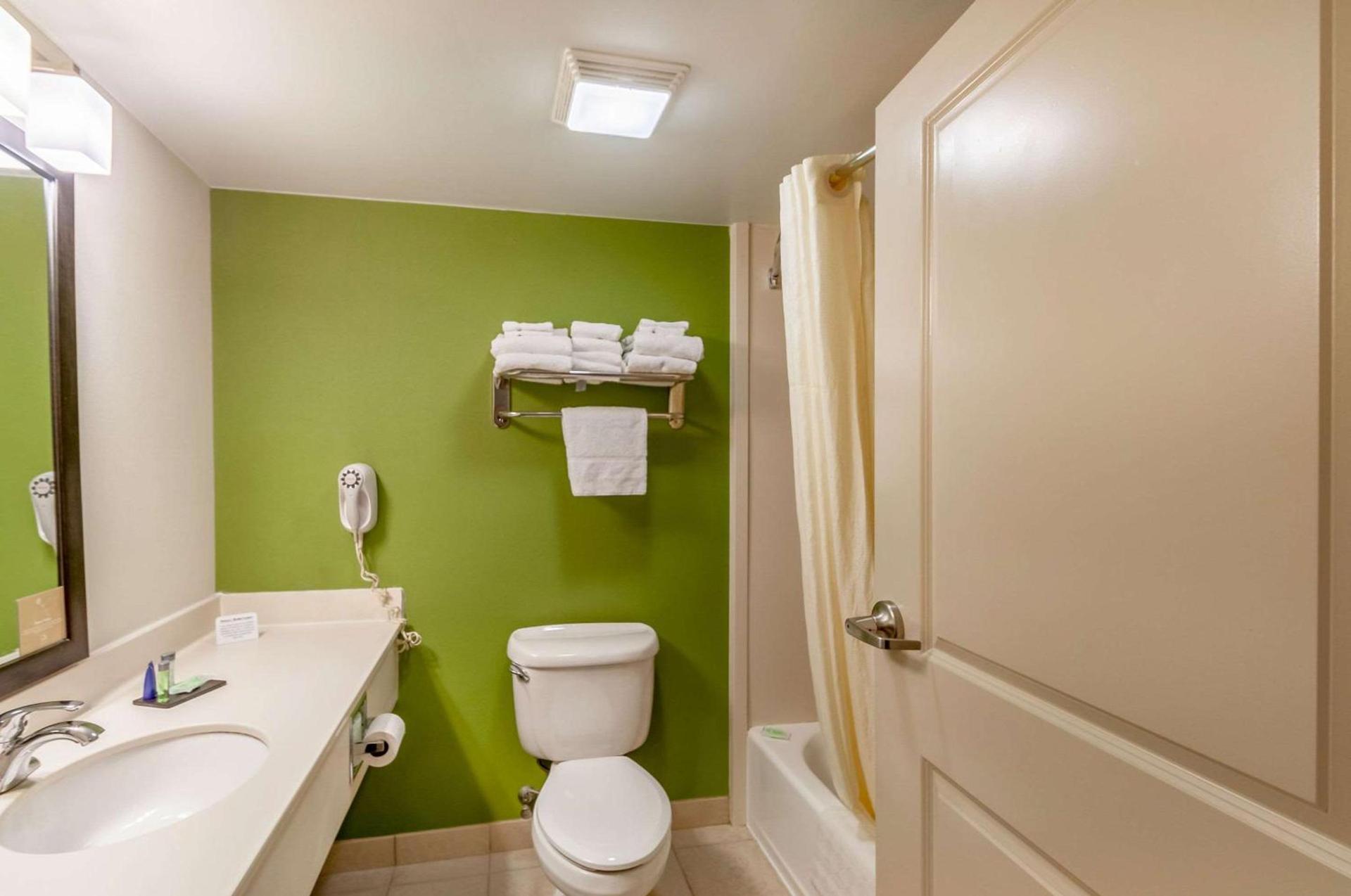 Sleep Inn & Suites Harrisonburg on University photo 13