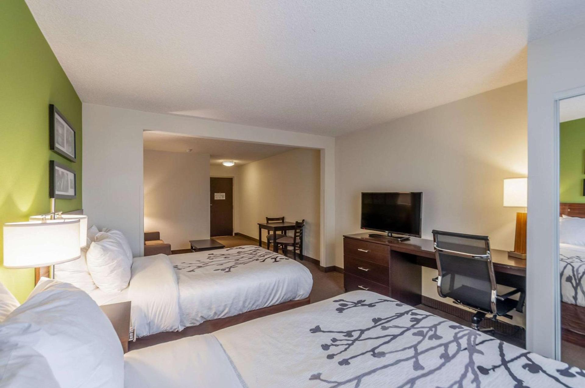 Sleep Inn & Suites Harrisonburg on University photo 16