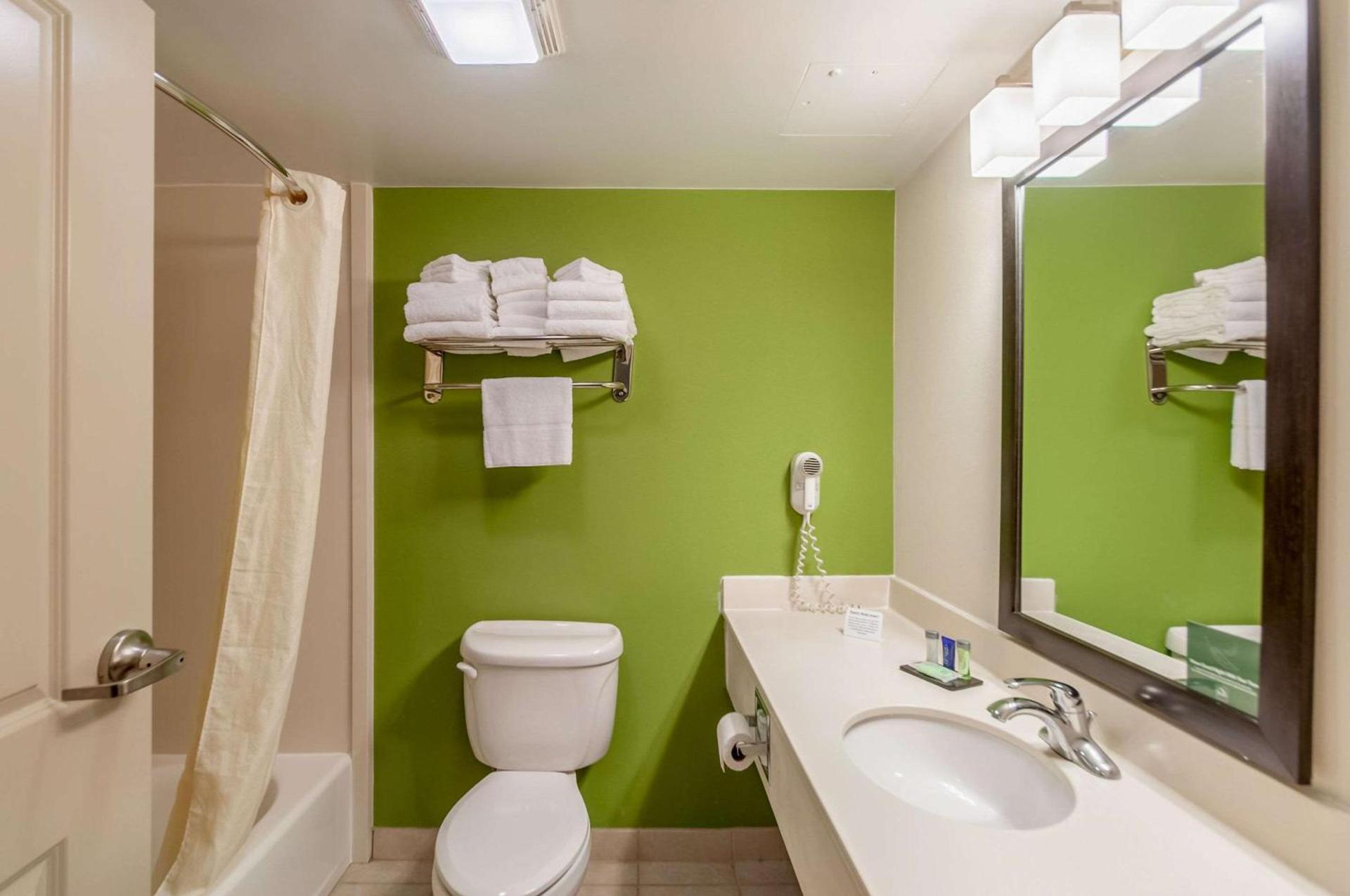 Sleep Inn & Suites Harrisonburg on University photo 18