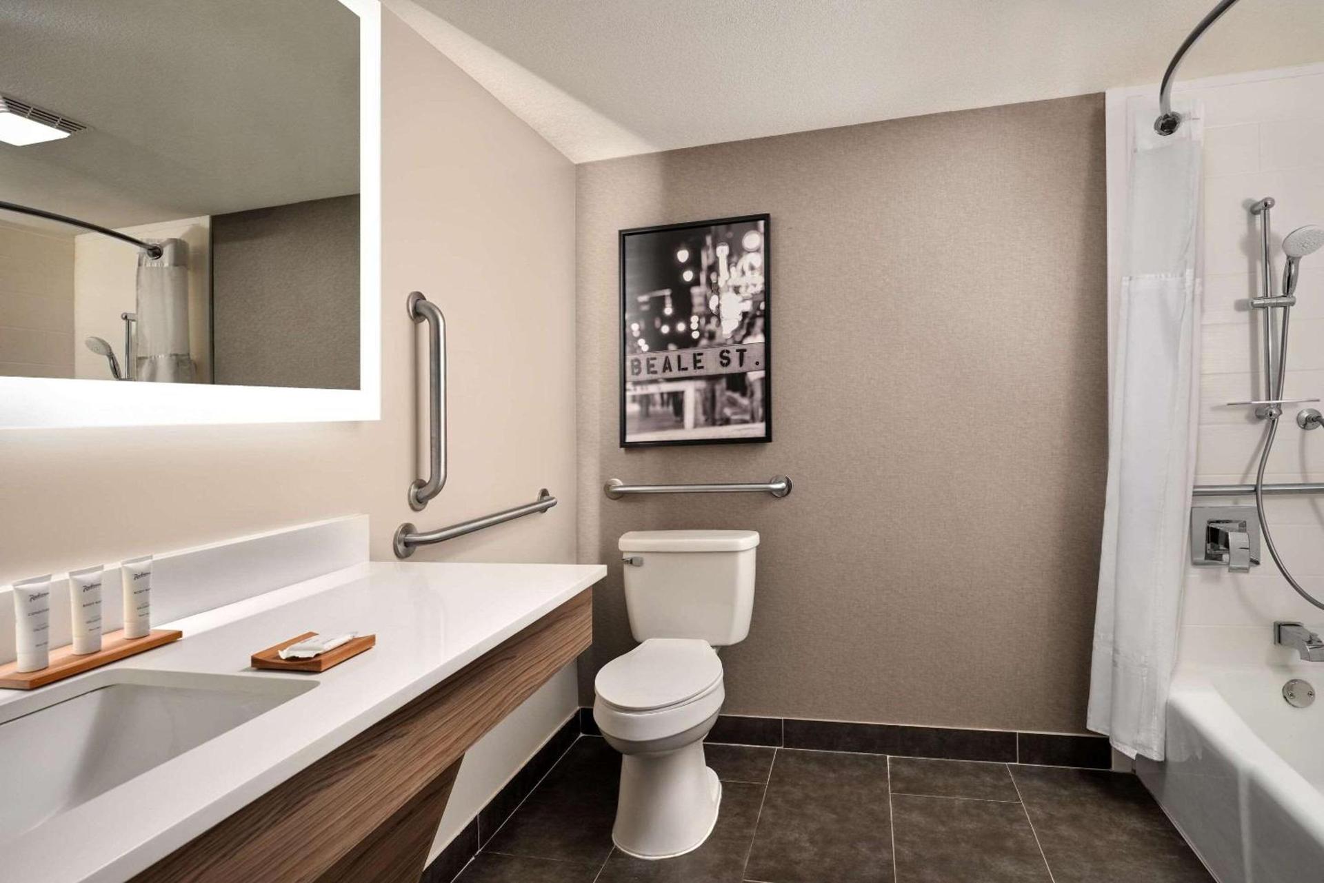 Radisson Hotel West Memphis photo 11