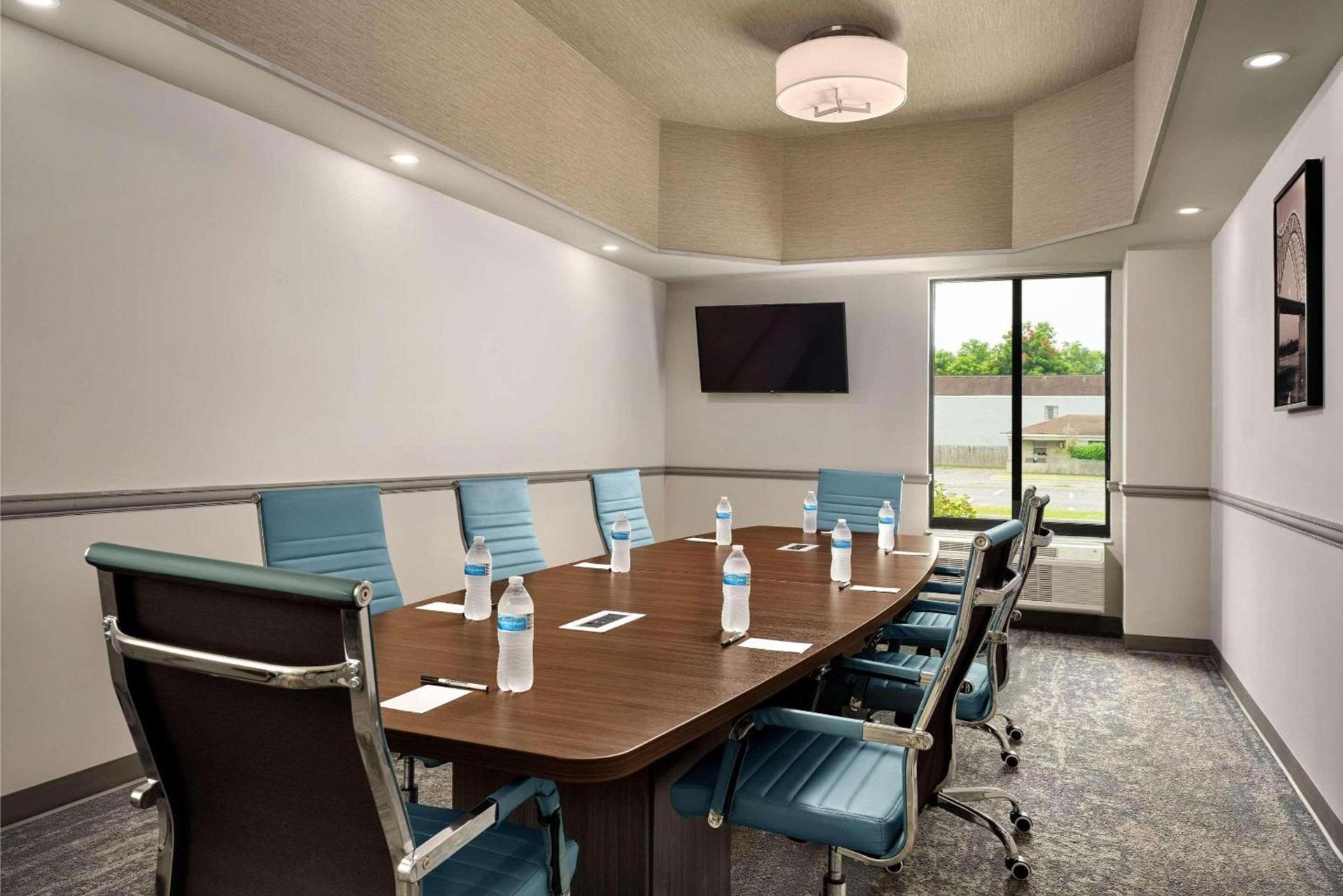 Radisson Hotel West Memphis photo 17