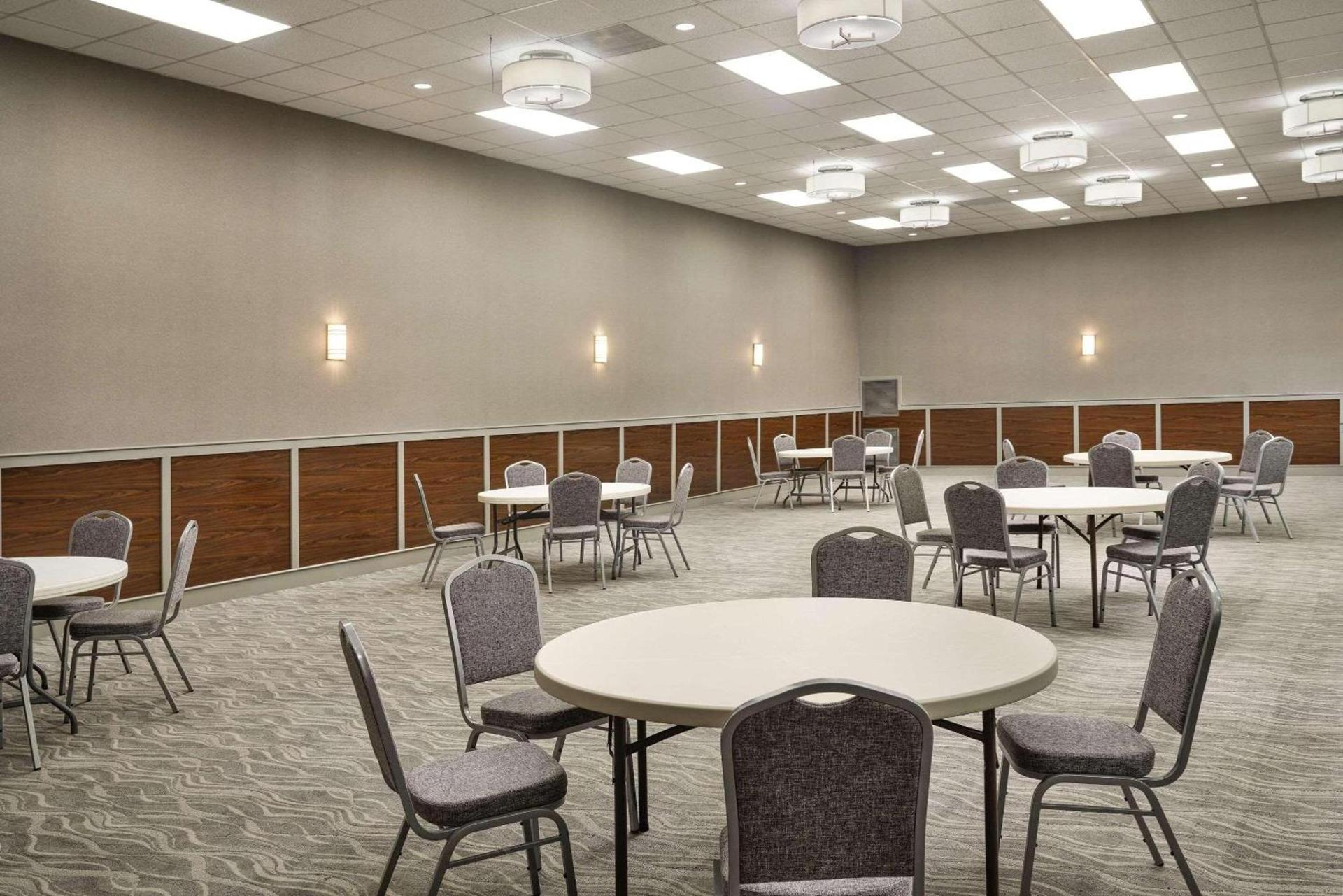 Radisson Hotel West Memphis photo 18