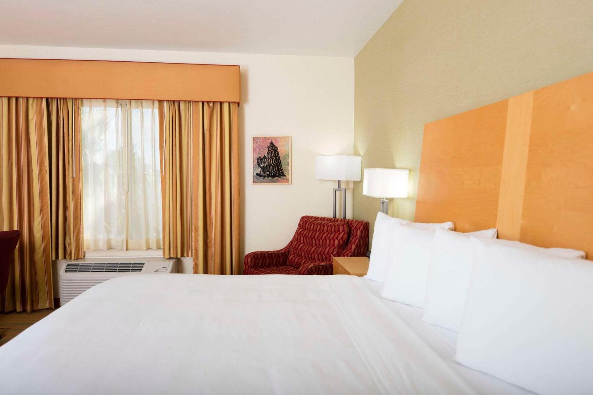 Radisson Hotel Yuma photo 11