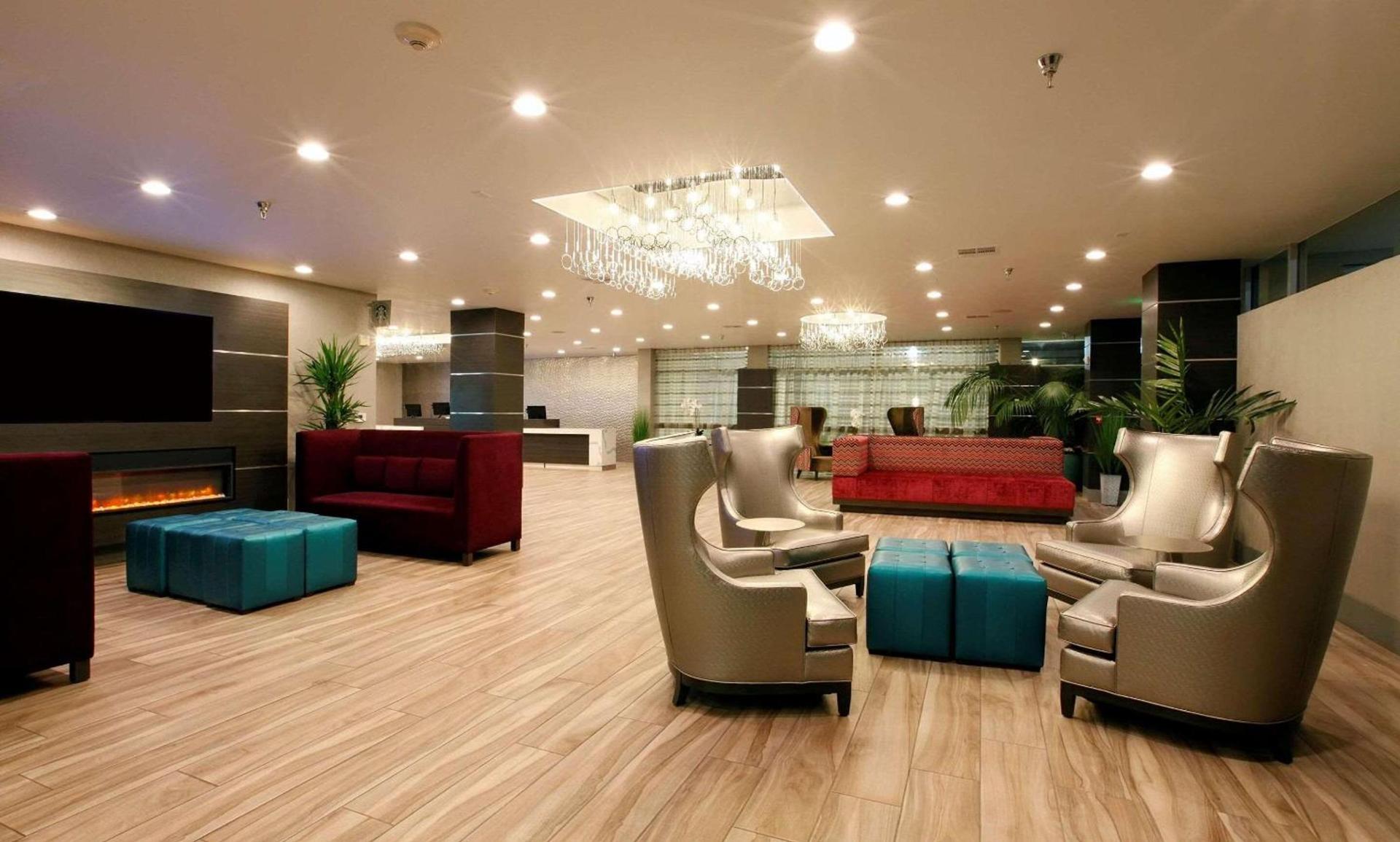Radisson Hotel Oakland Airport photo 2