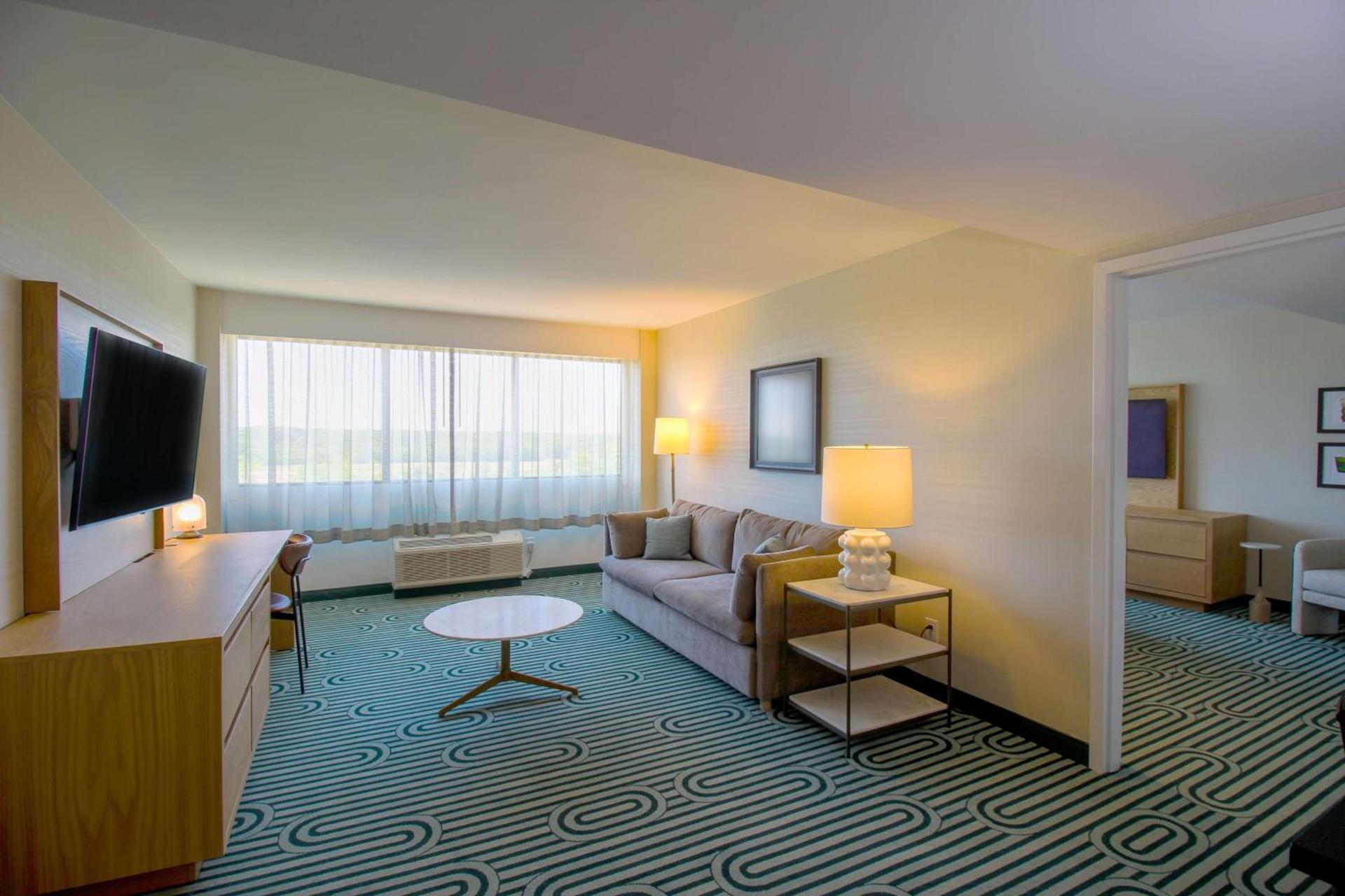 Doubletree By Hilton Clarksville Riverview photo 11