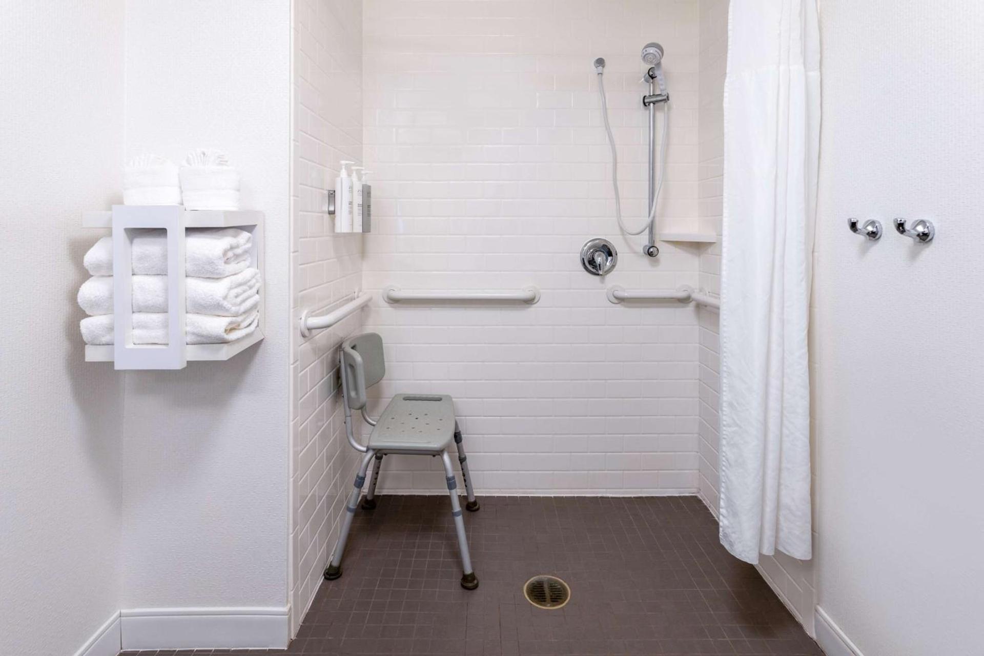 Hampton Inn & Suites Valley Forge/Oaks photo 20