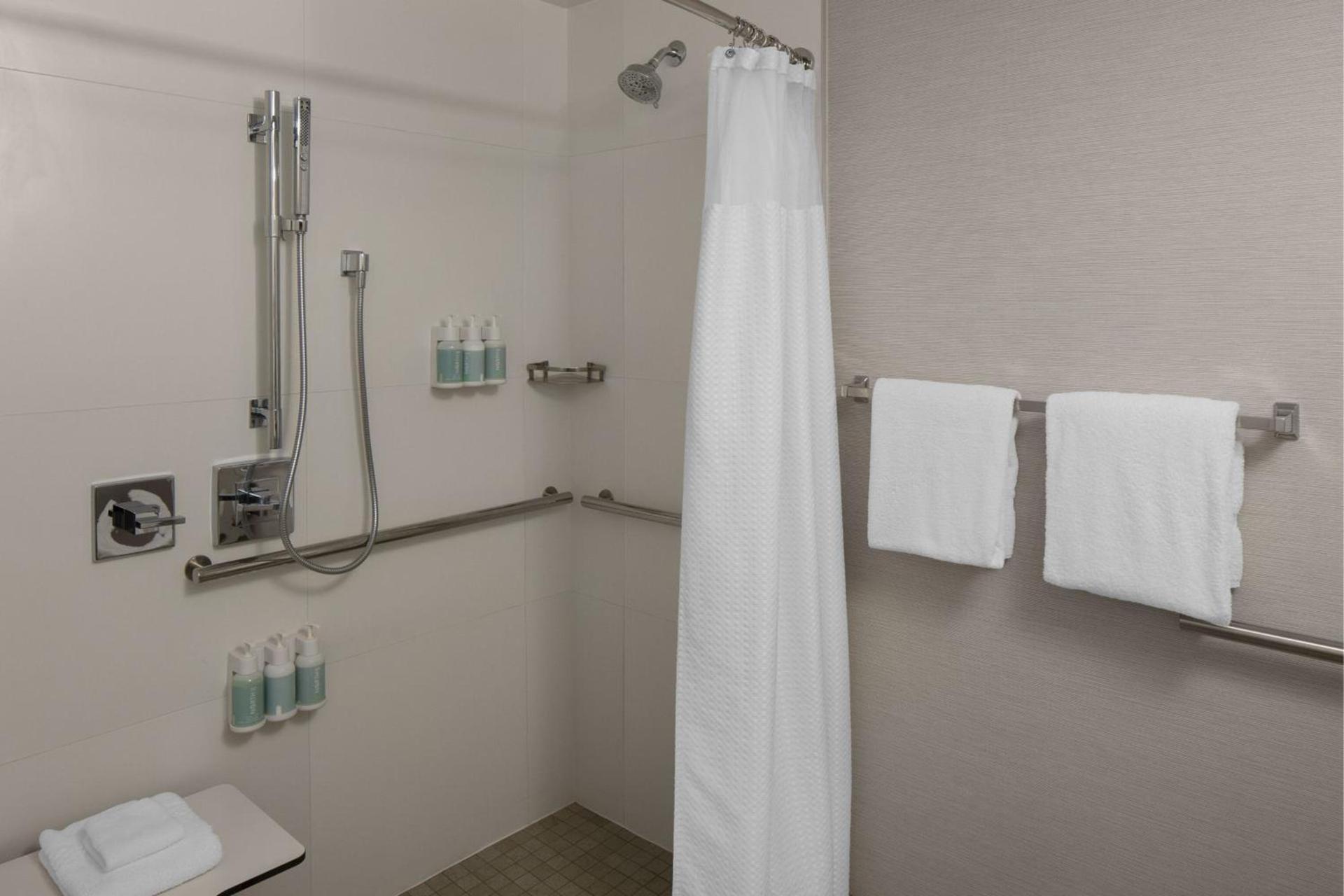 Courtyard by Marriott Portland Beaverton photo 16