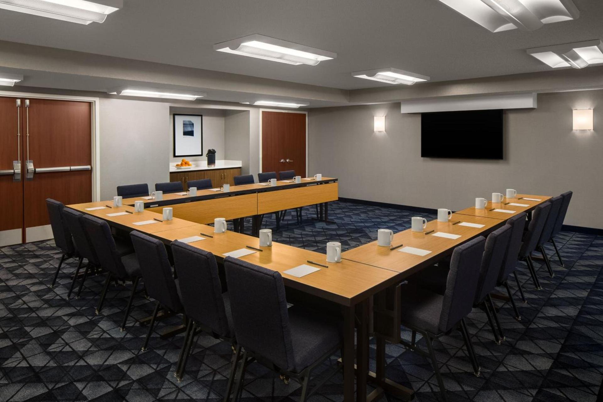 Courtyard by Marriott Portland Beaverton photo 35