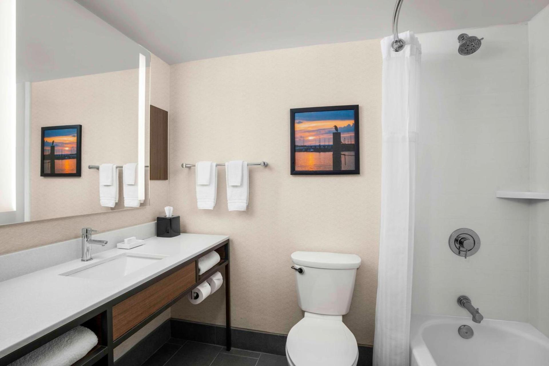 Hilton Garden Inn Kent Island Marina photo 18