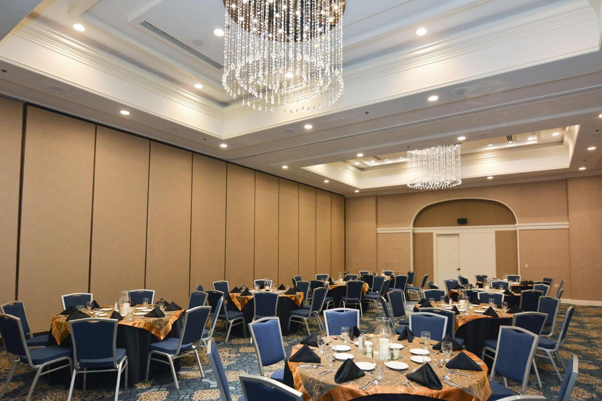 Hilton Palm Beach PBI photo 53