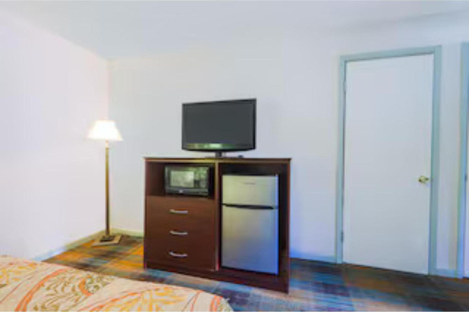 Travelers Inn by OYO Beaver, Hwy 19 photo 9