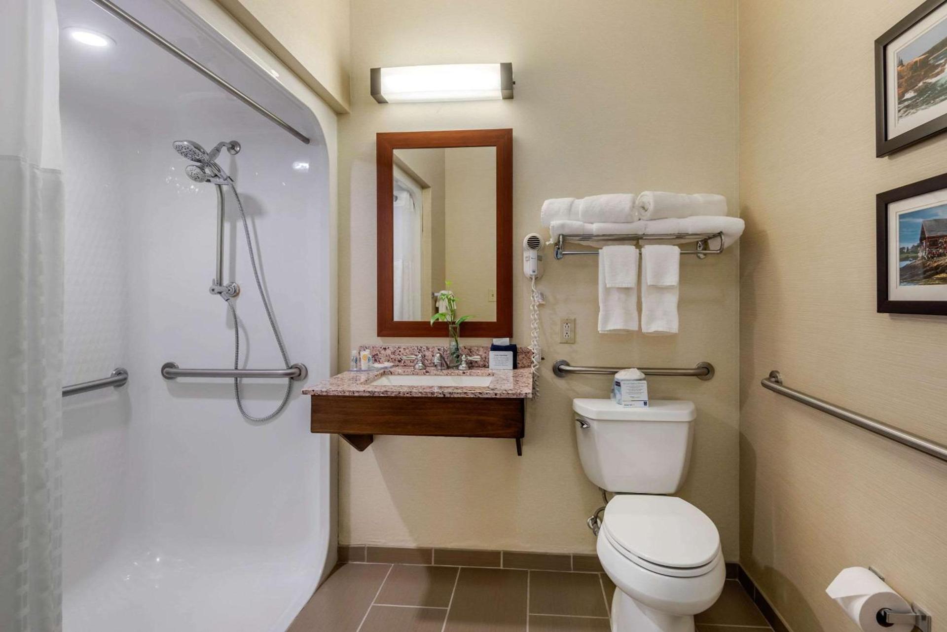 Comfort Inn Ellsworth - Bar Harbor photo 10