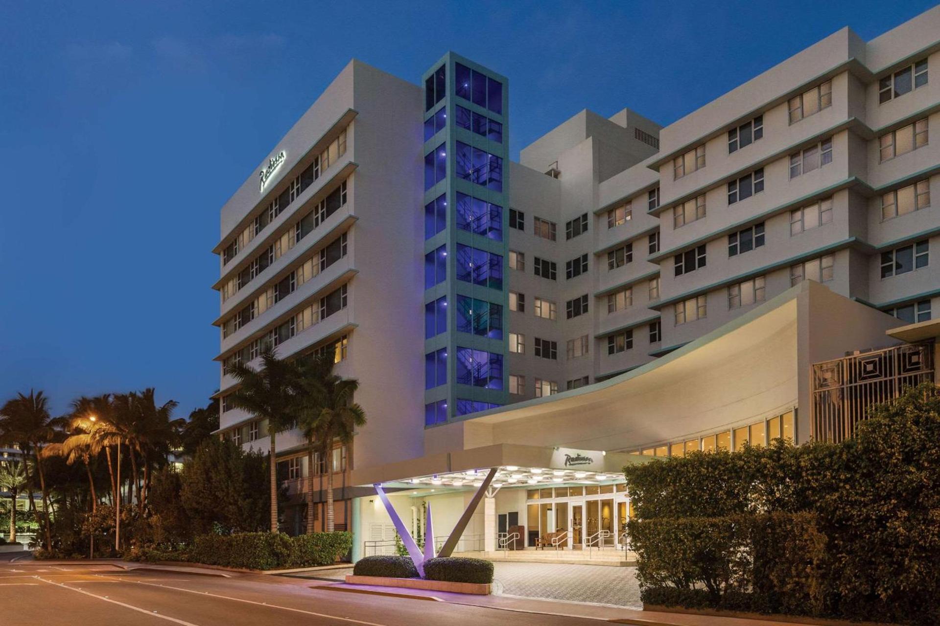 Radisson Resort Miami Beach photo 2