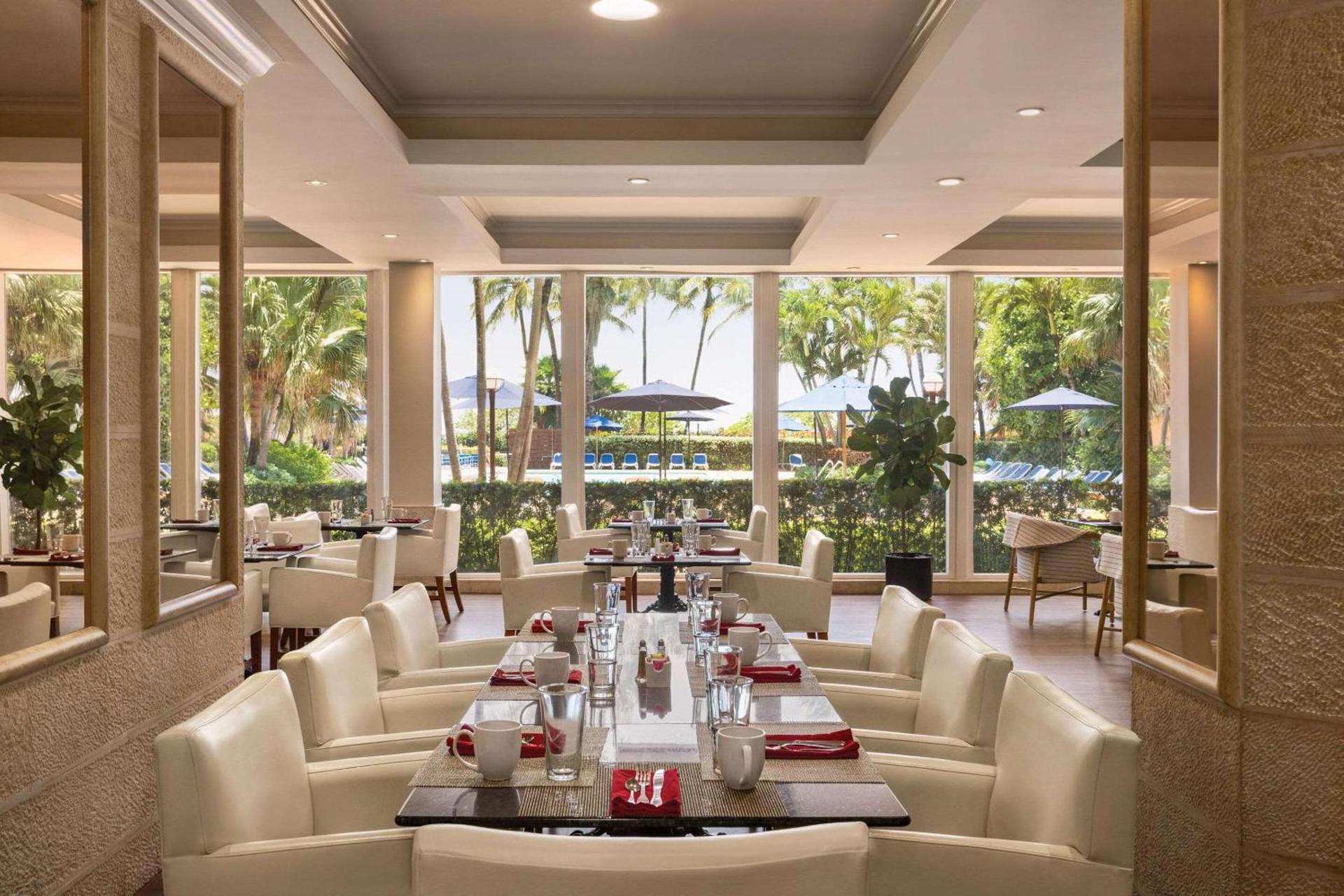 Radisson Resort Miami Beach photo 60