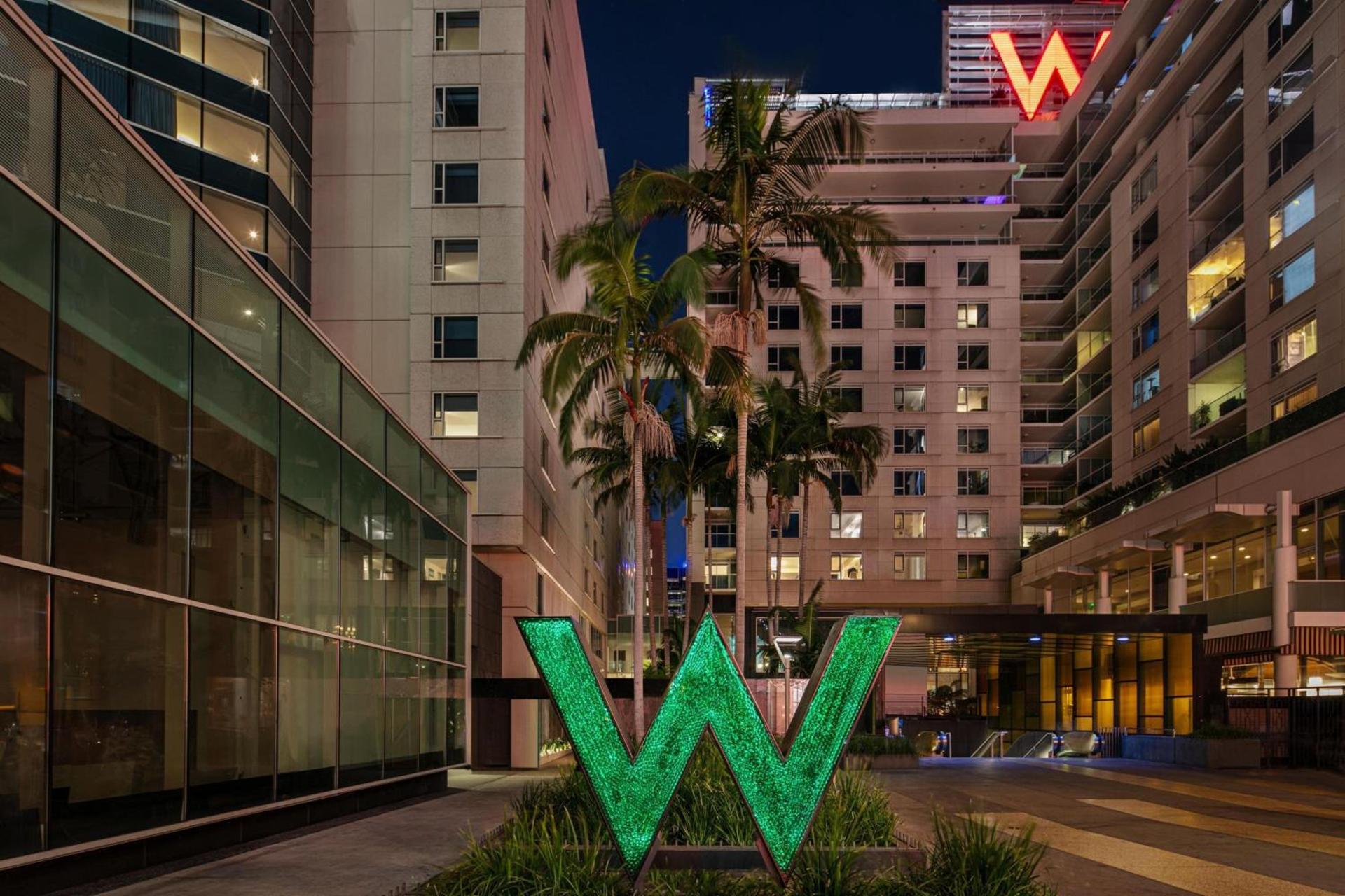 W Hollywood photo 17