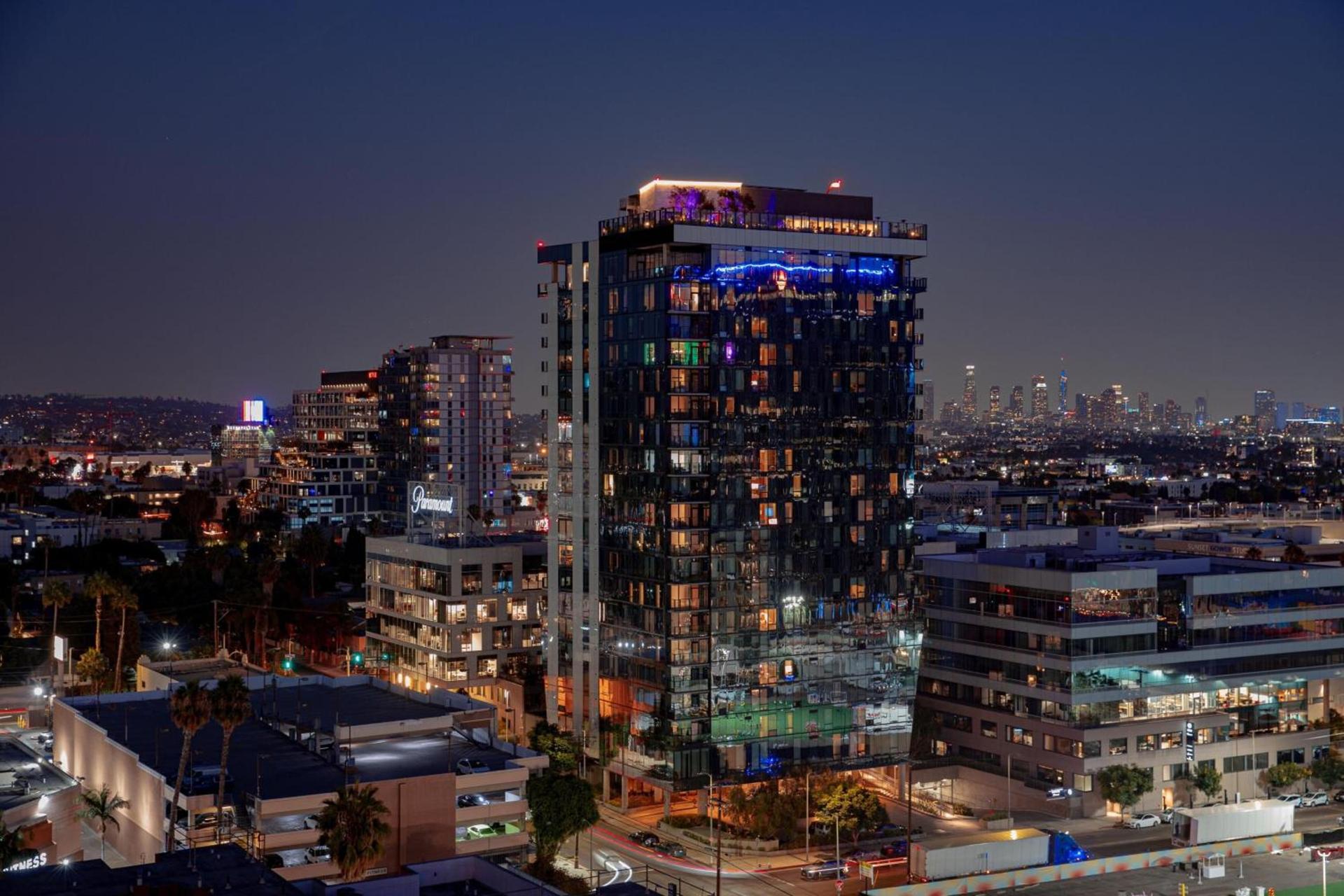 W Hollywood photo 16