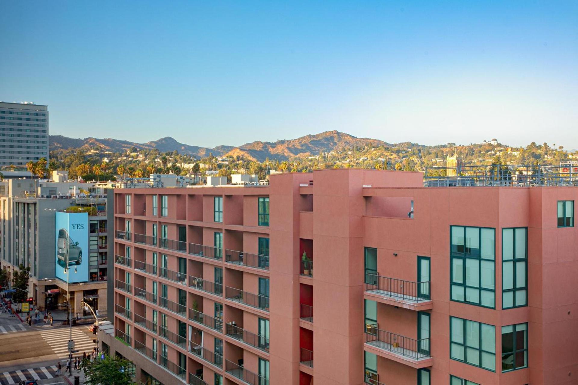 W Hollywood photo 63