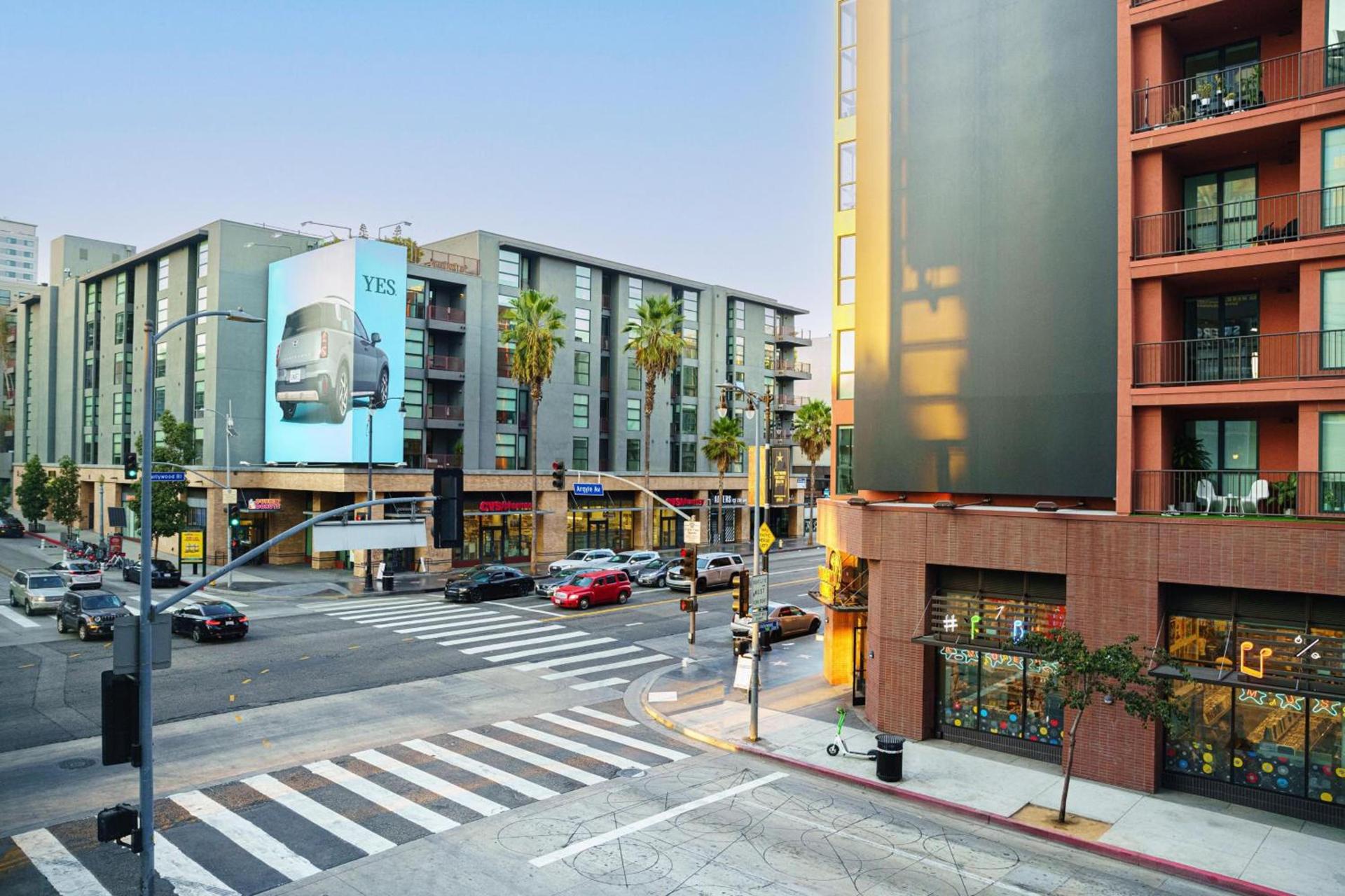 W Hollywood photo 64