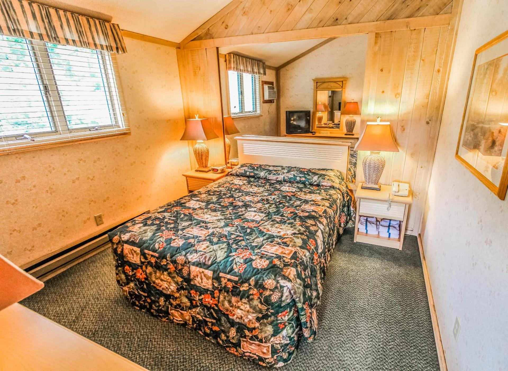 Smoketree Lodge photo 33