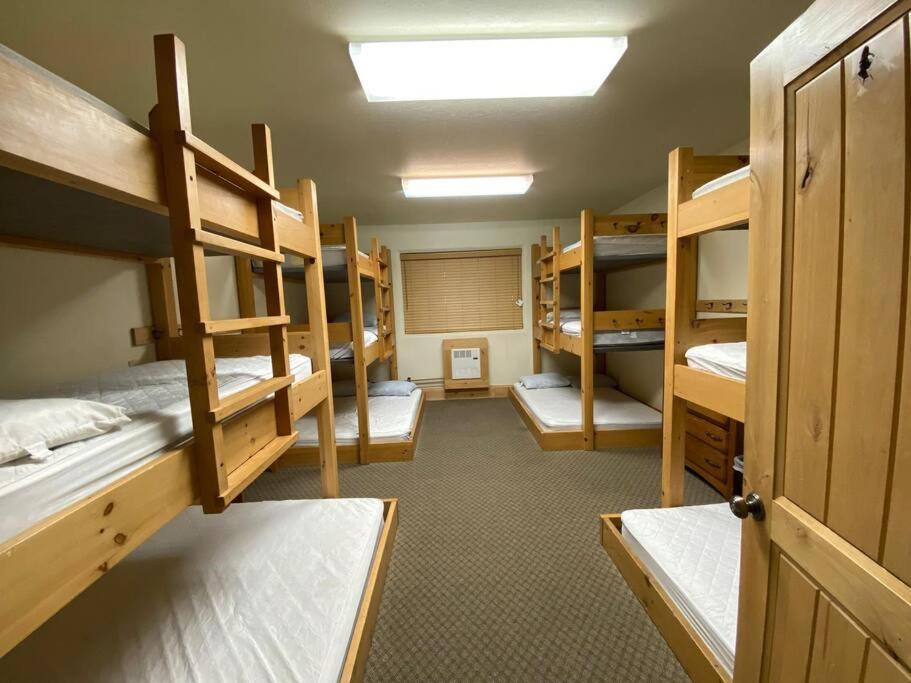 Large Group Lodge with Pool and Private Ranch photo 15
