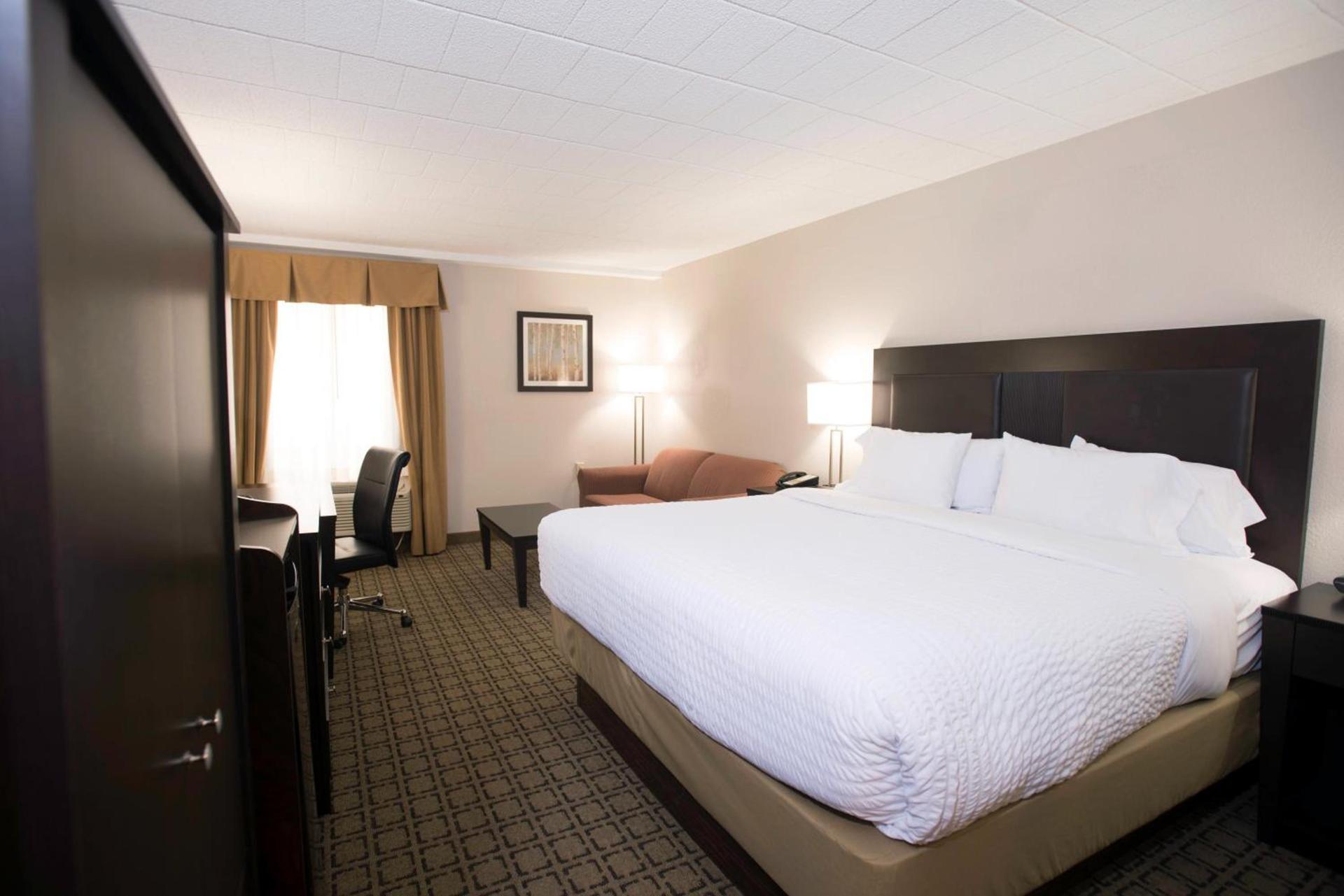 Clarion Inn Cranberry Township photo 47
