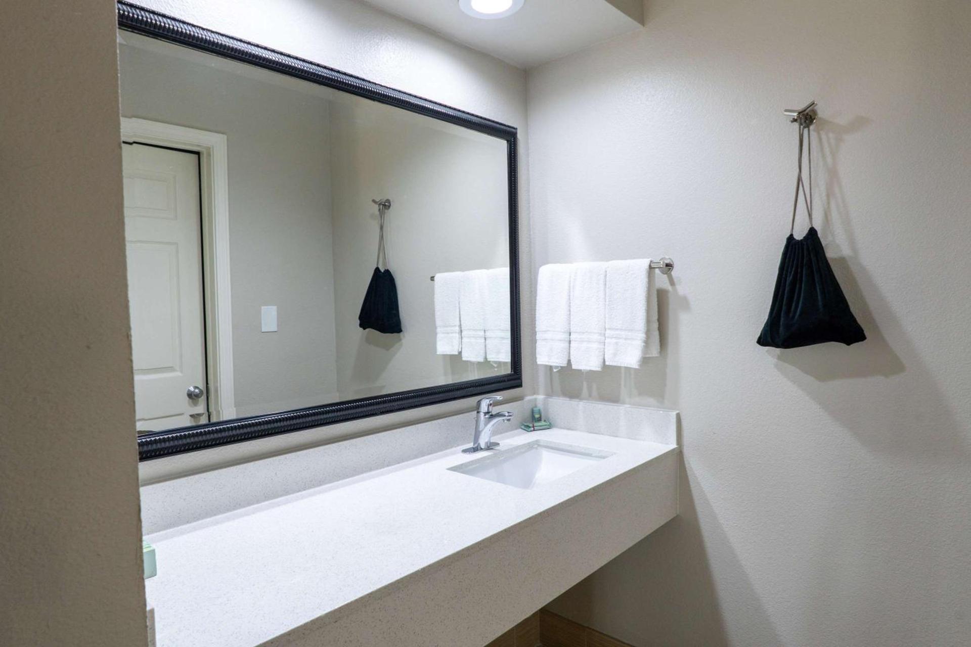 Best Western Paradise Inn photo 30