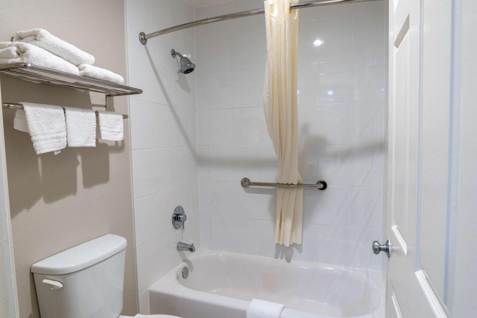 Best Western Paradise Inn photo 11