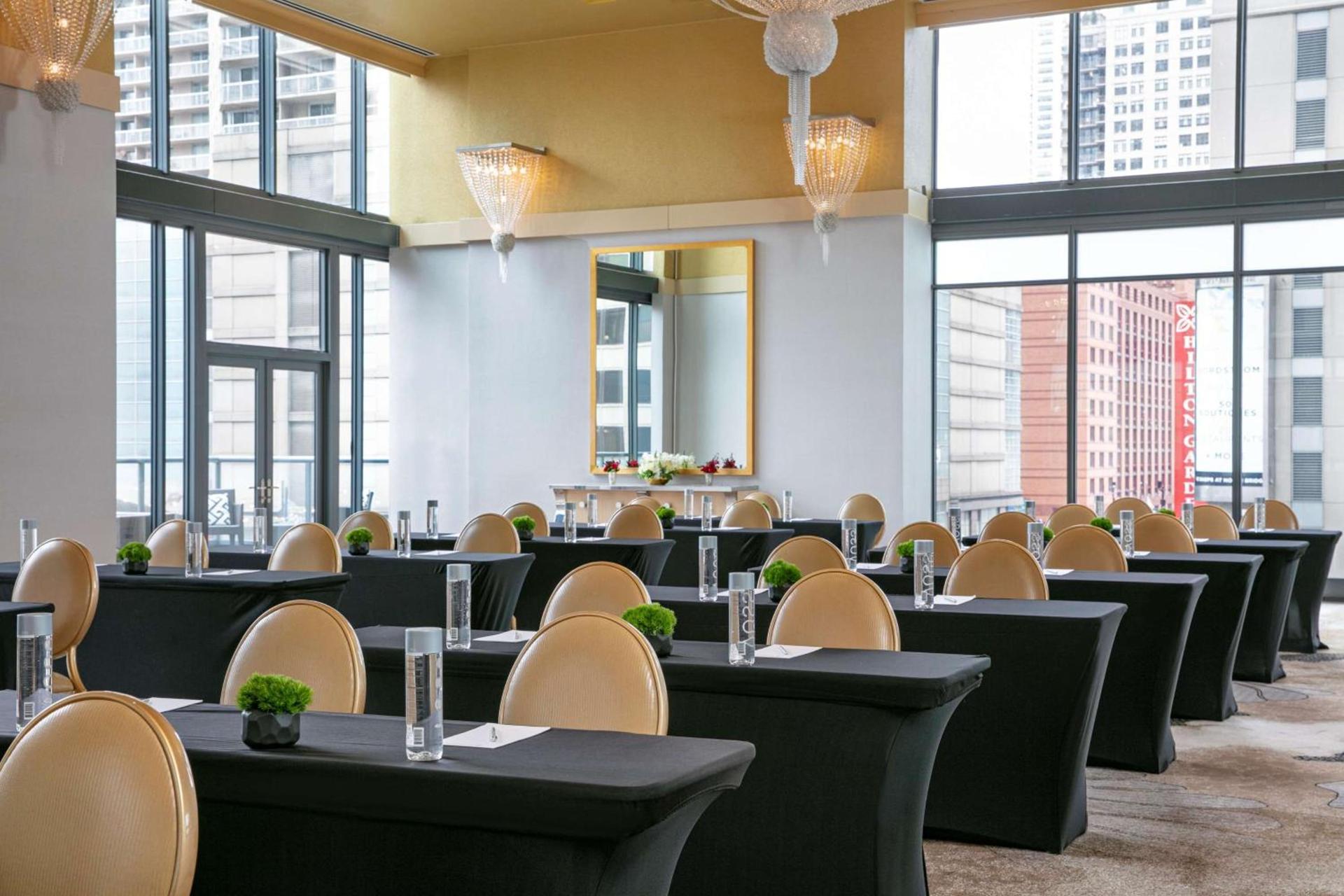 The Royal Sonesta Chicago River North photo 5