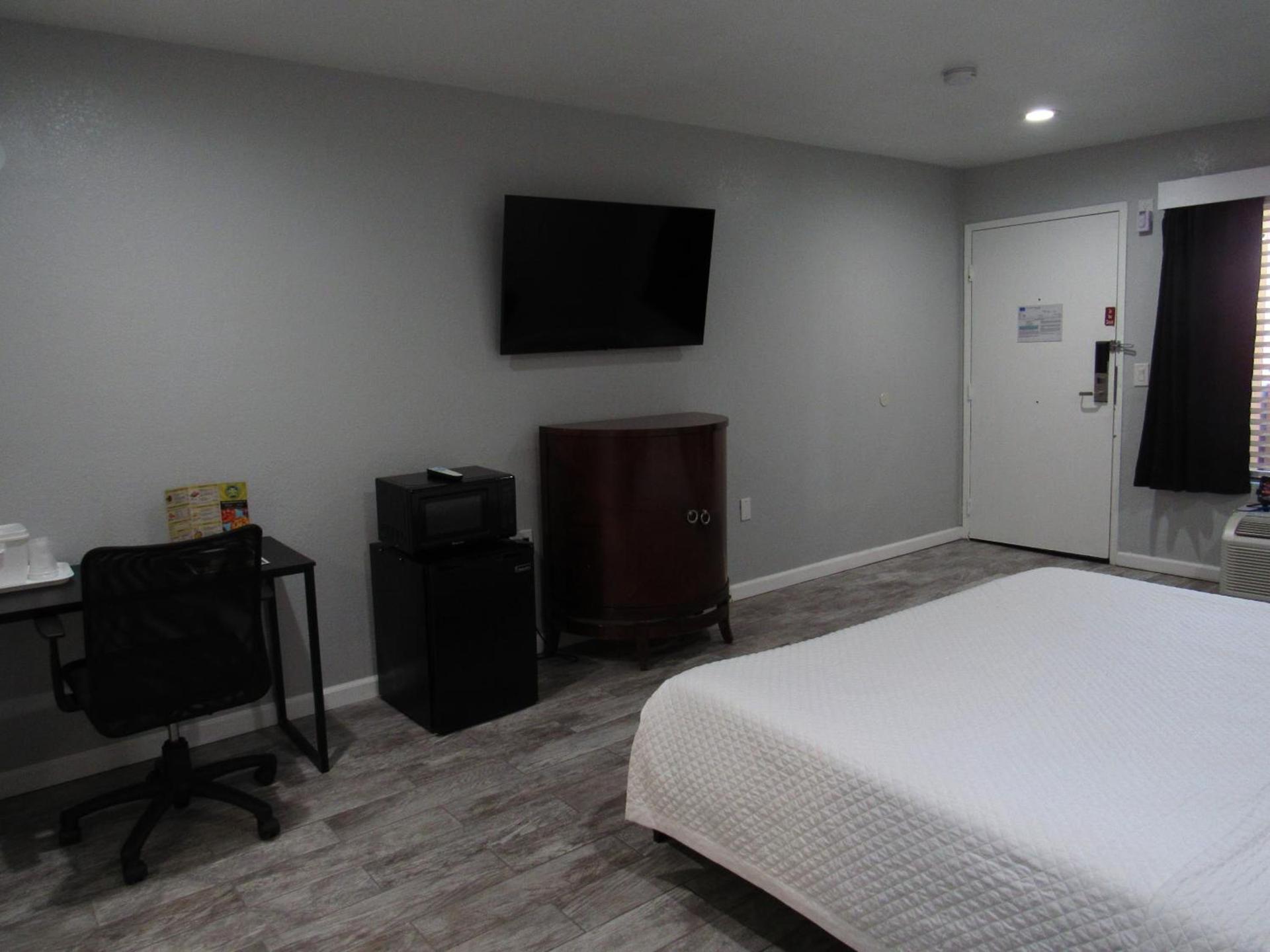 Capri Suites Anaheim photo 40
