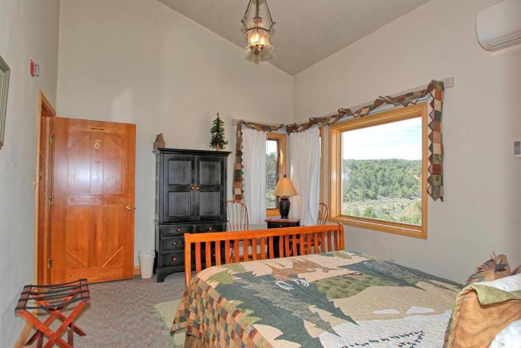 Beautiful Lodge And Private 600 Acre Canyon Paradise photo 14