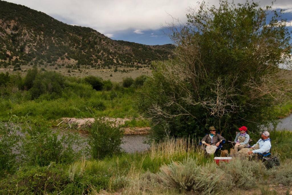 Beautiful Lodge And Private 600 Acre Canyon Paradise photo 13