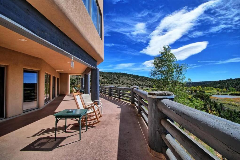 Beautiful Lodge And Private 600 Acre Canyon Paradise photo 3
